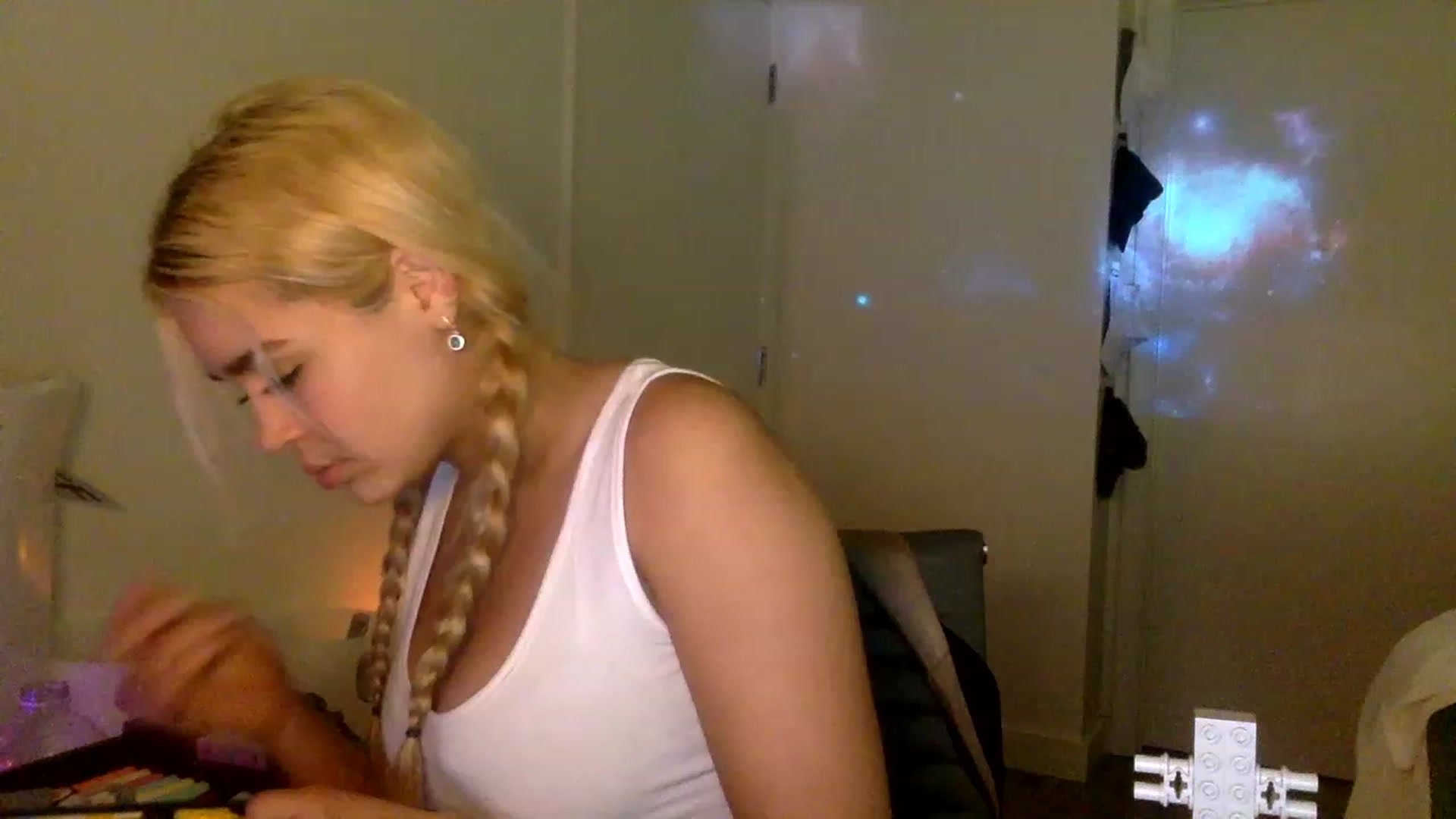 Gallery image thumbnail from sincerelypeny's myfreecams stream on, 01/13/2023, 09:22 image 4 of 20