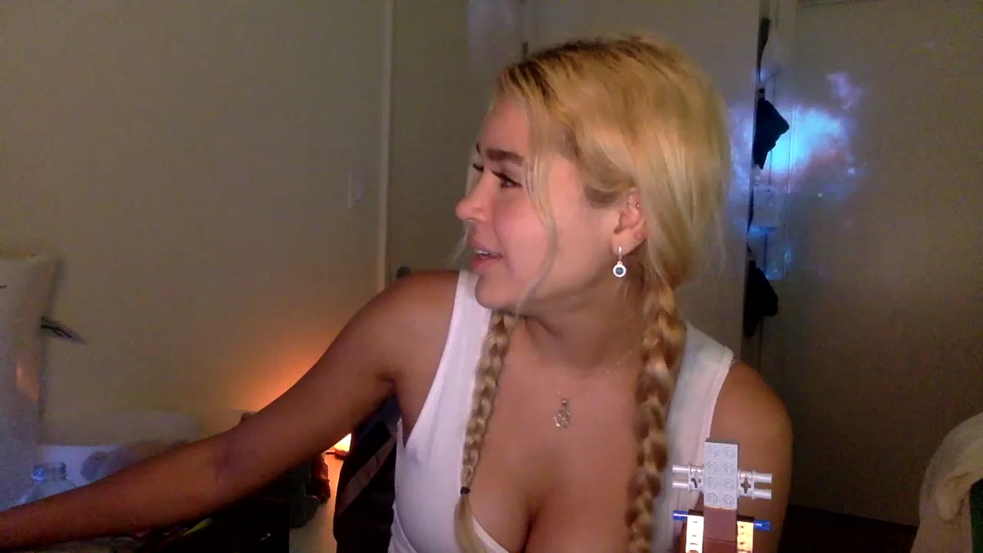 Gallery image thumbnail from sincerelypeny's myfreecams stream on, 01/13/2023, 09:22 image 15 of 20
