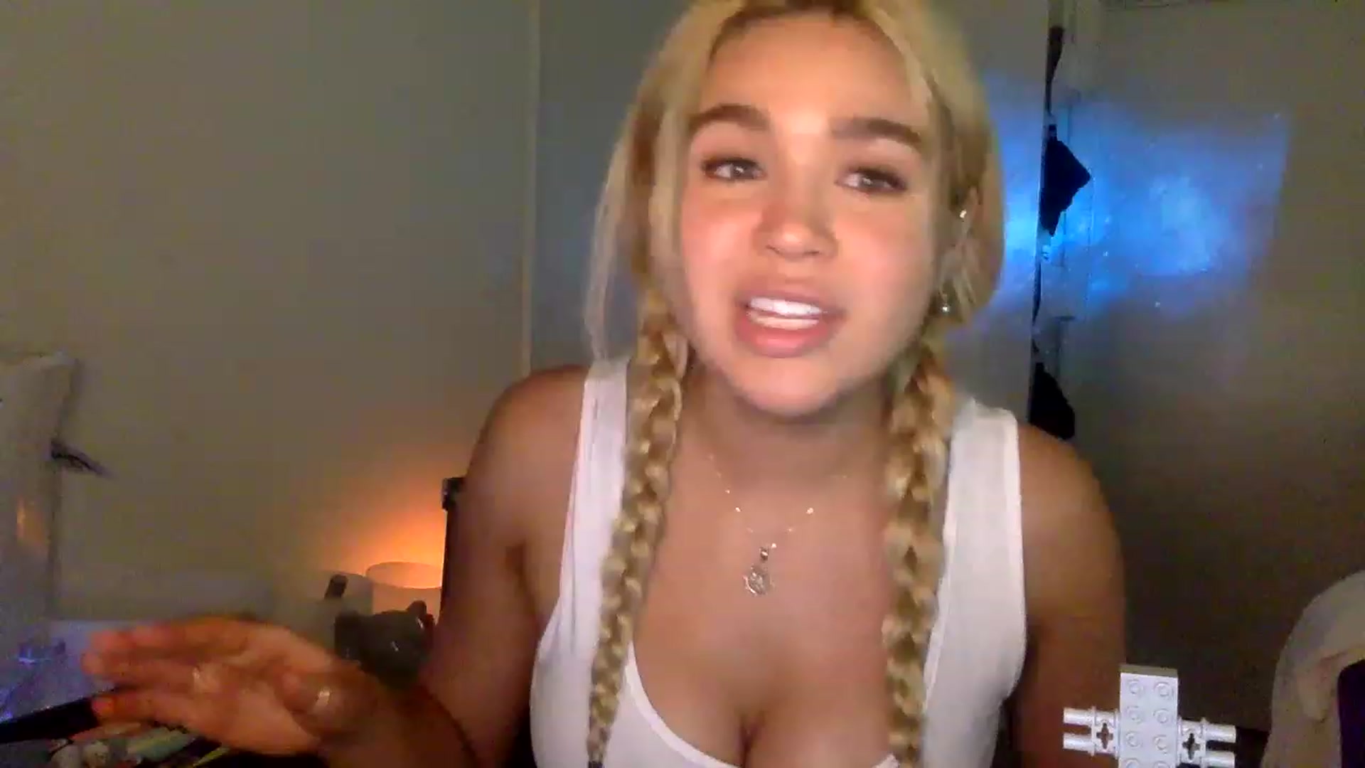 Gallery image thumbnail from sincerelypeny's myfreecams stream on, 01/13/2023, 09:22 image 3 of 20