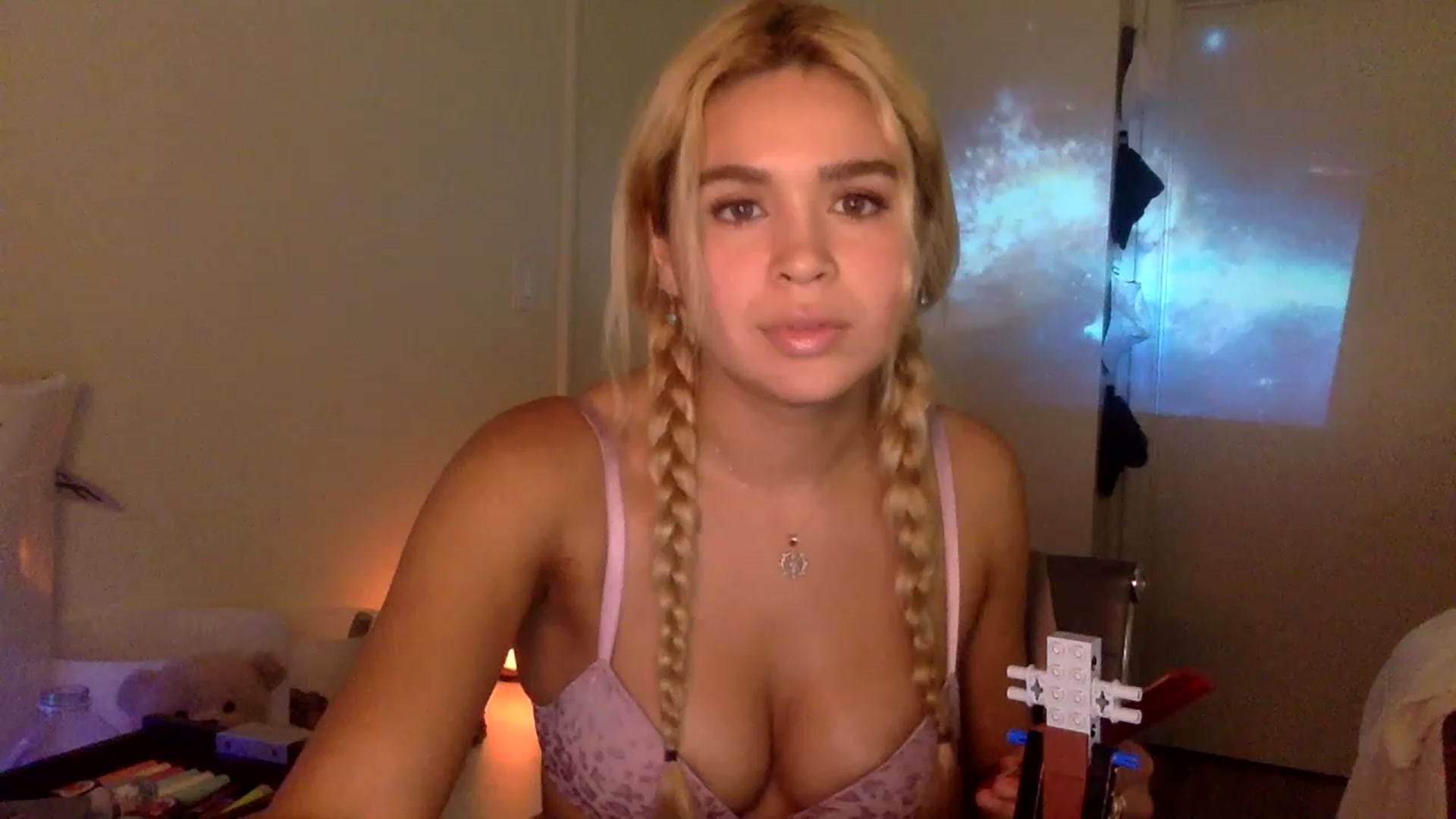 Gallery image thumbnail from sincerelypeny's myfreecams stream on, 01/13/2023, 10:18 image 13 of 20