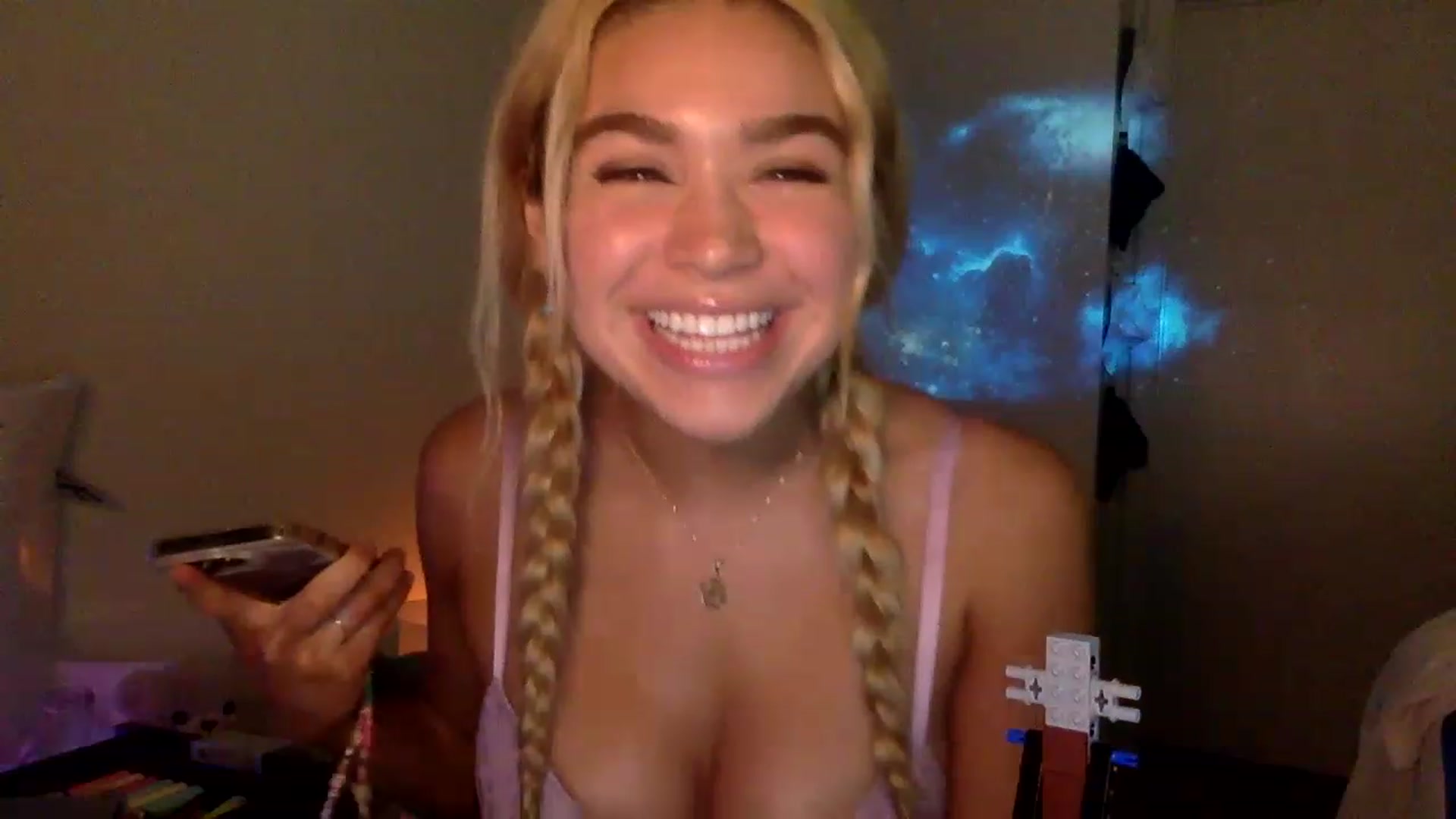 Gallery image thumbnail from sincerelypeny's myfreecams stream on, 01/13/2023, 10:18 image 5 of 20