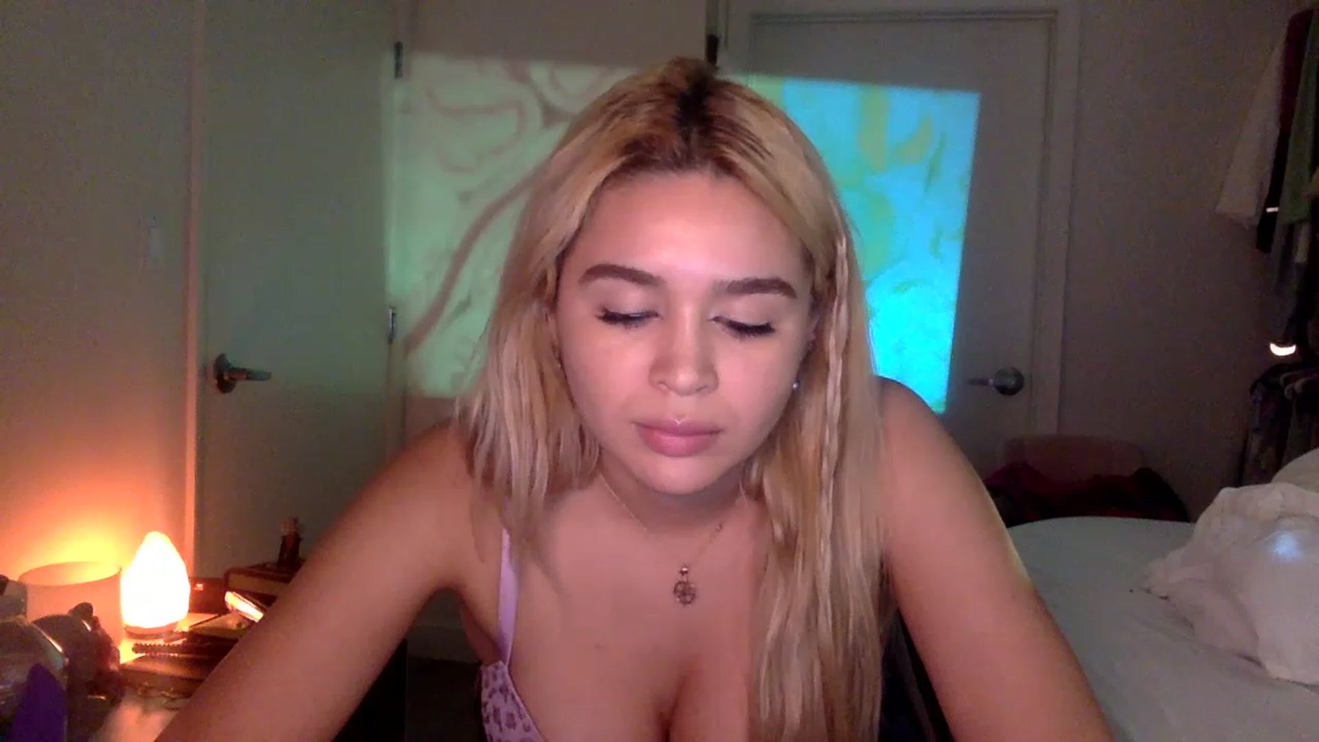 Gallery image thumbnail from sincerelypeny's myfreecams stream on, 01/16/2023, 03:57 image 9 of 20