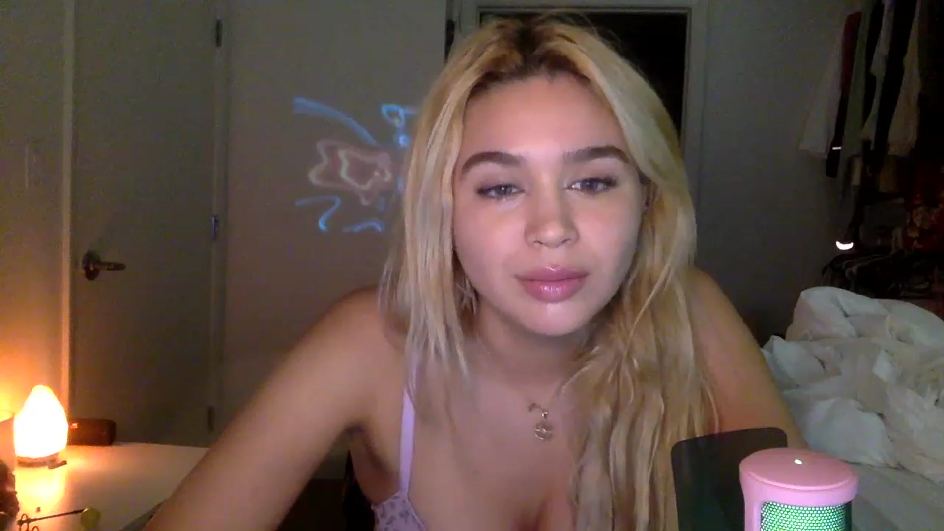 Gallery image thumbnail from sincerelypeny's myfreecams stream on, 01/16/2023, 06:57 image 4 of 20
