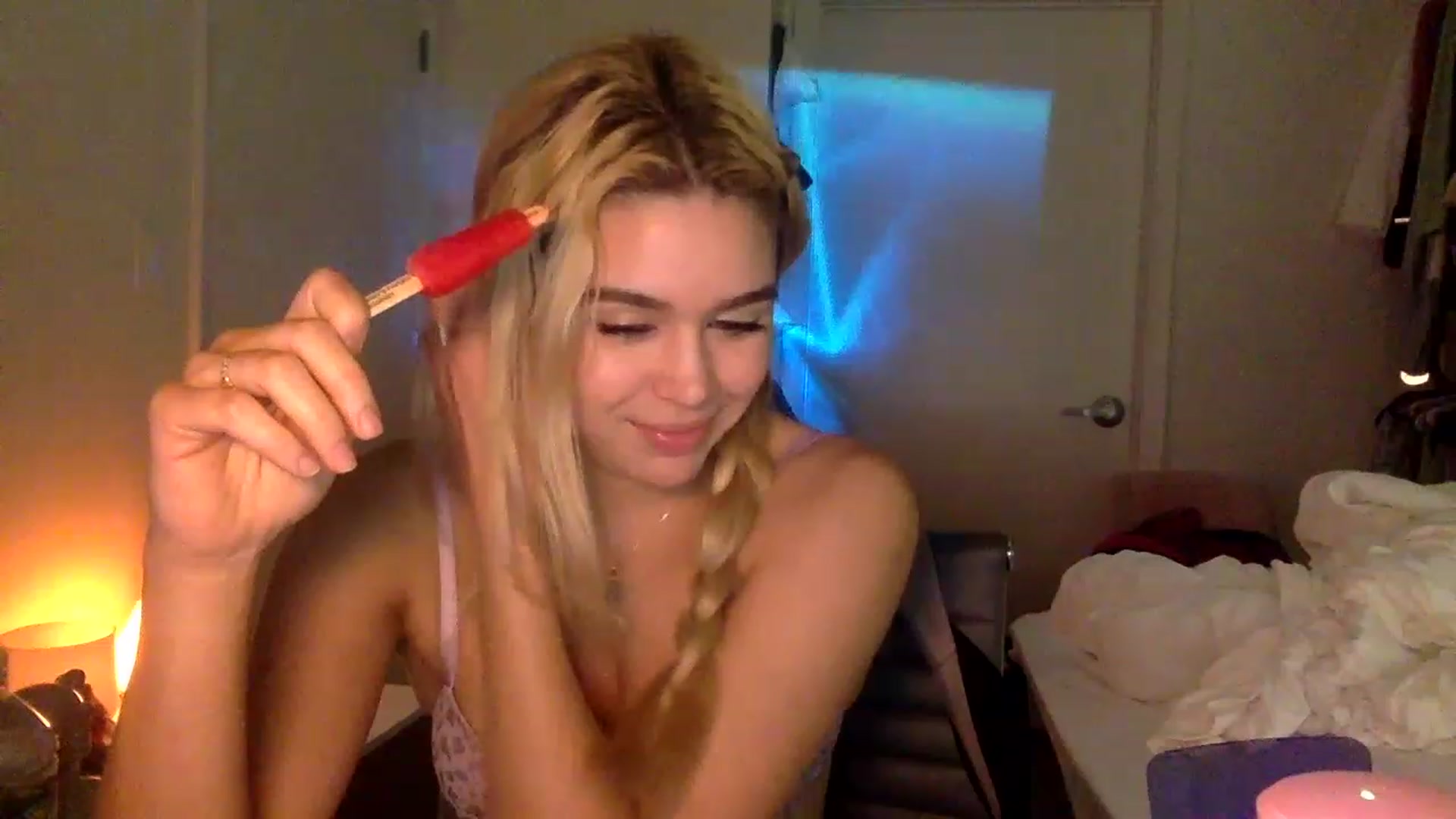 Gallery image thumbnail from sincerelypeny's myfreecams stream on, 01/16/2023, 09:51 image 7 of 20