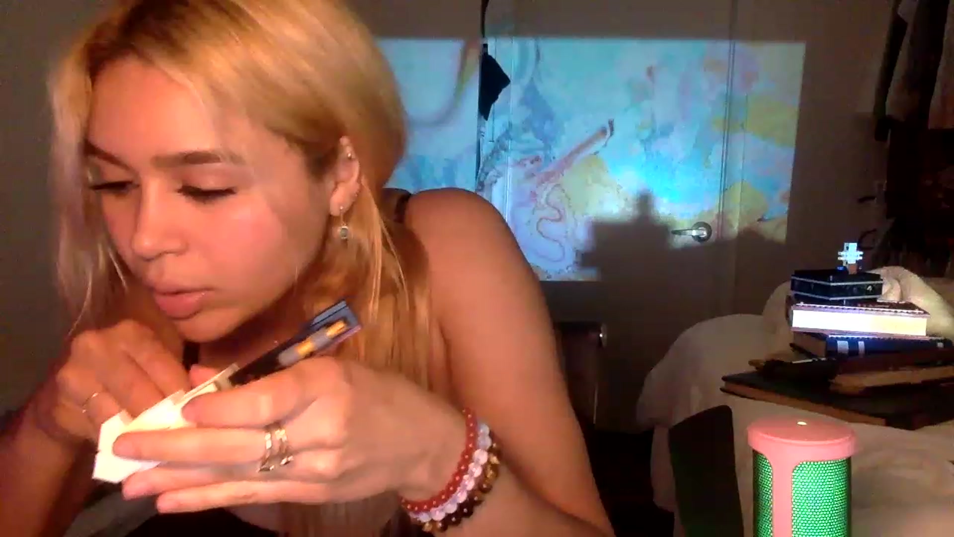 Gallery image thumbnail from sincerelypeny's myfreecams stream on, 01/20/2023, 08:51 image 3 of 20