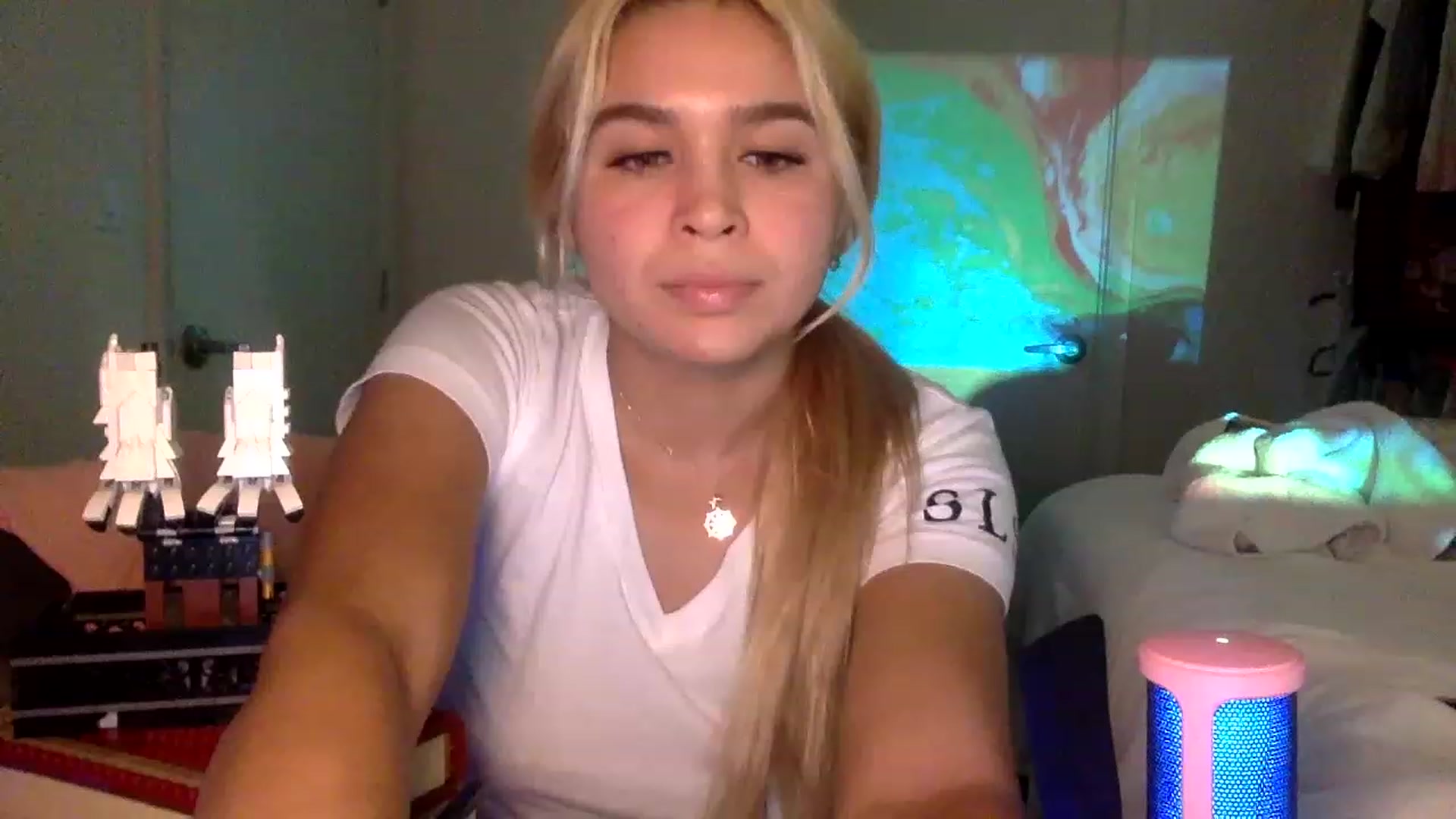 Gallery image thumbnail from sincerelypeny's myfreecams stream on, 01/20/2023, 08:51 image 13 of 20