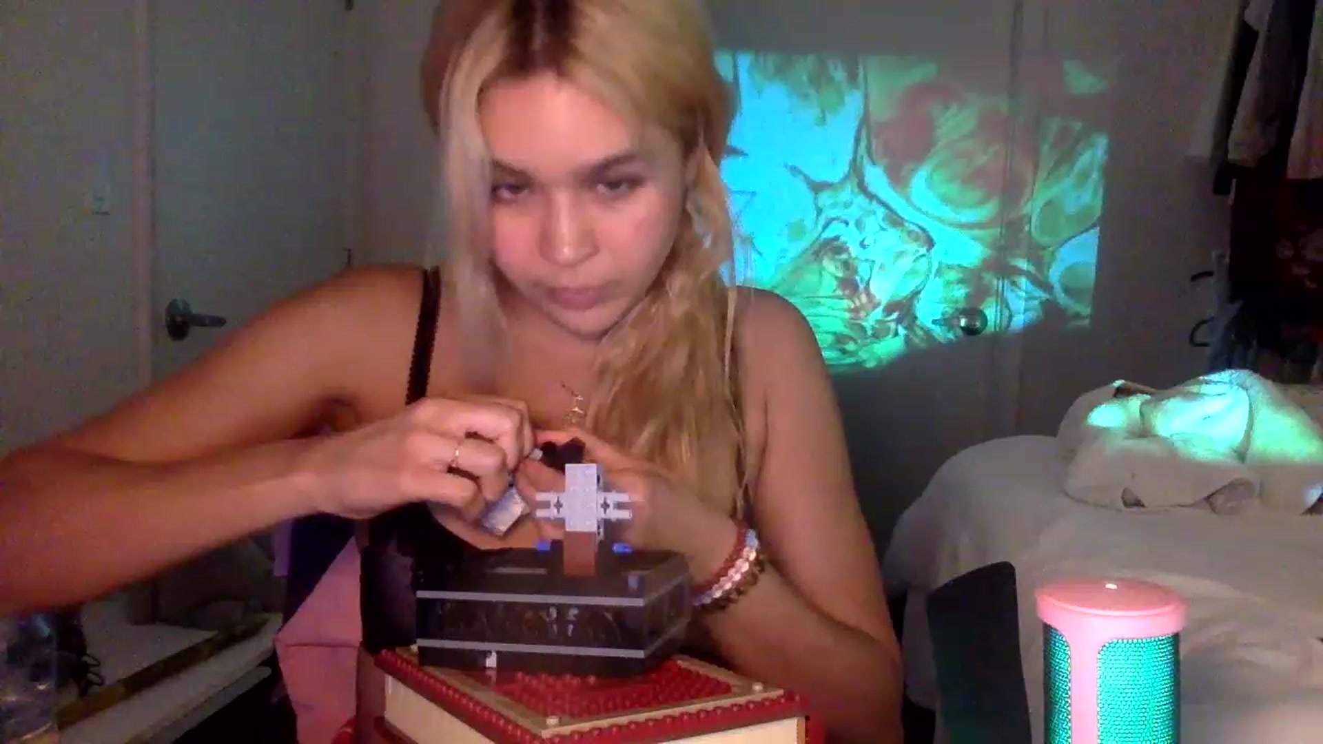Gallery image thumbnail from sincerelypeny's myfreecams stream on, 01/20/2023, 08:51 image 4 of 20