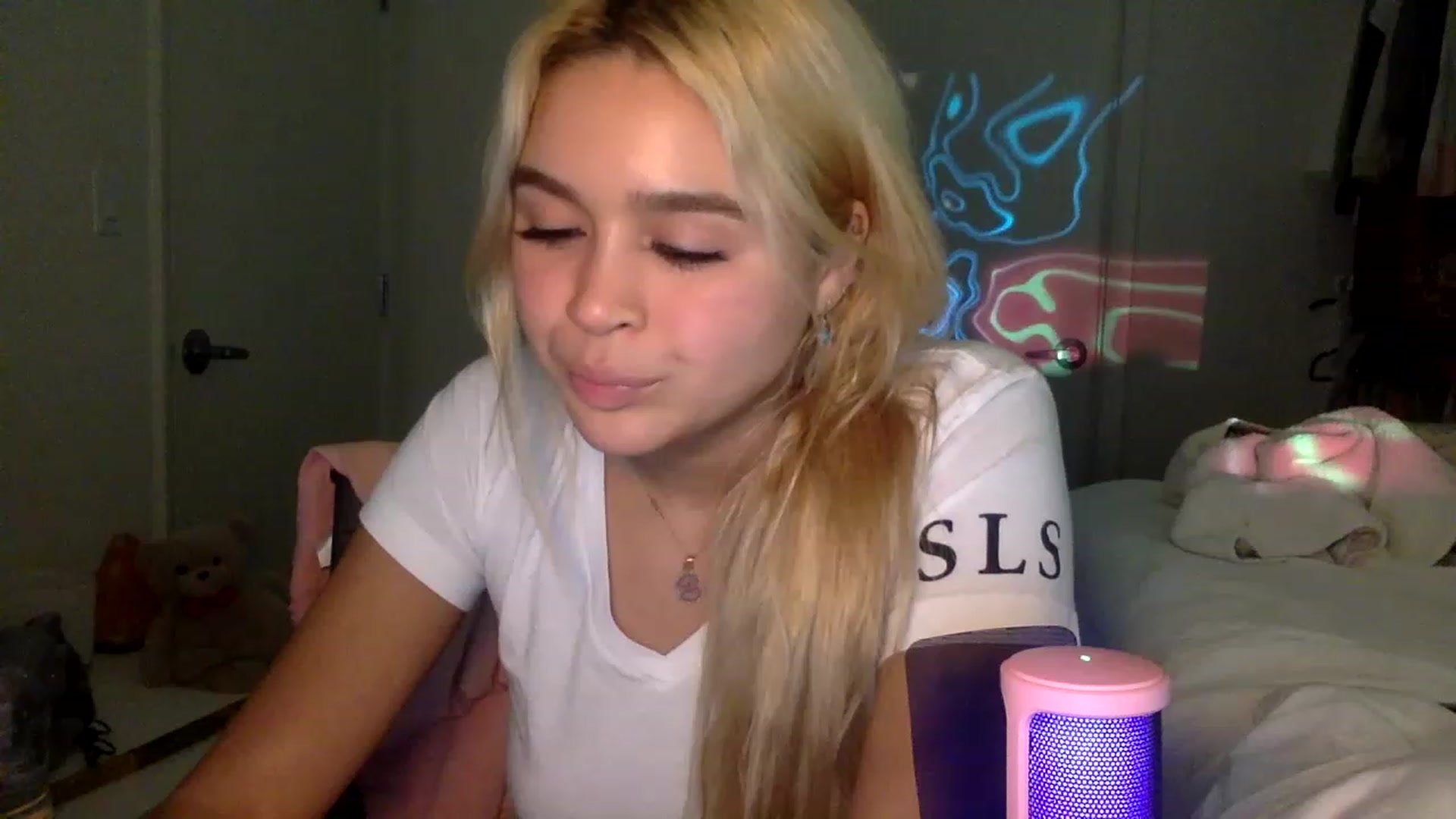 Gallery image thumbnail from sincerelypeny's myfreecams stream on, 01/20/2023, 09:31 image 3 of 20