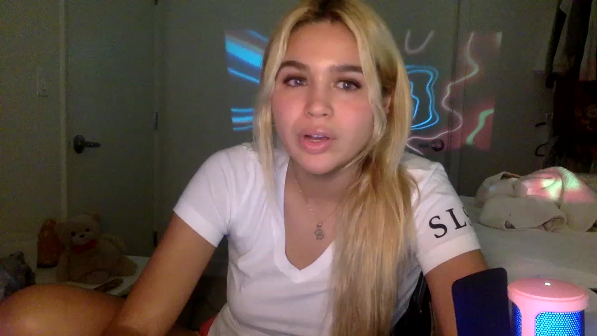 Gallery image thumbnail from sincerelypeny's myfreecams stream on, 01/20/2023, 09:31 image 16 of 20