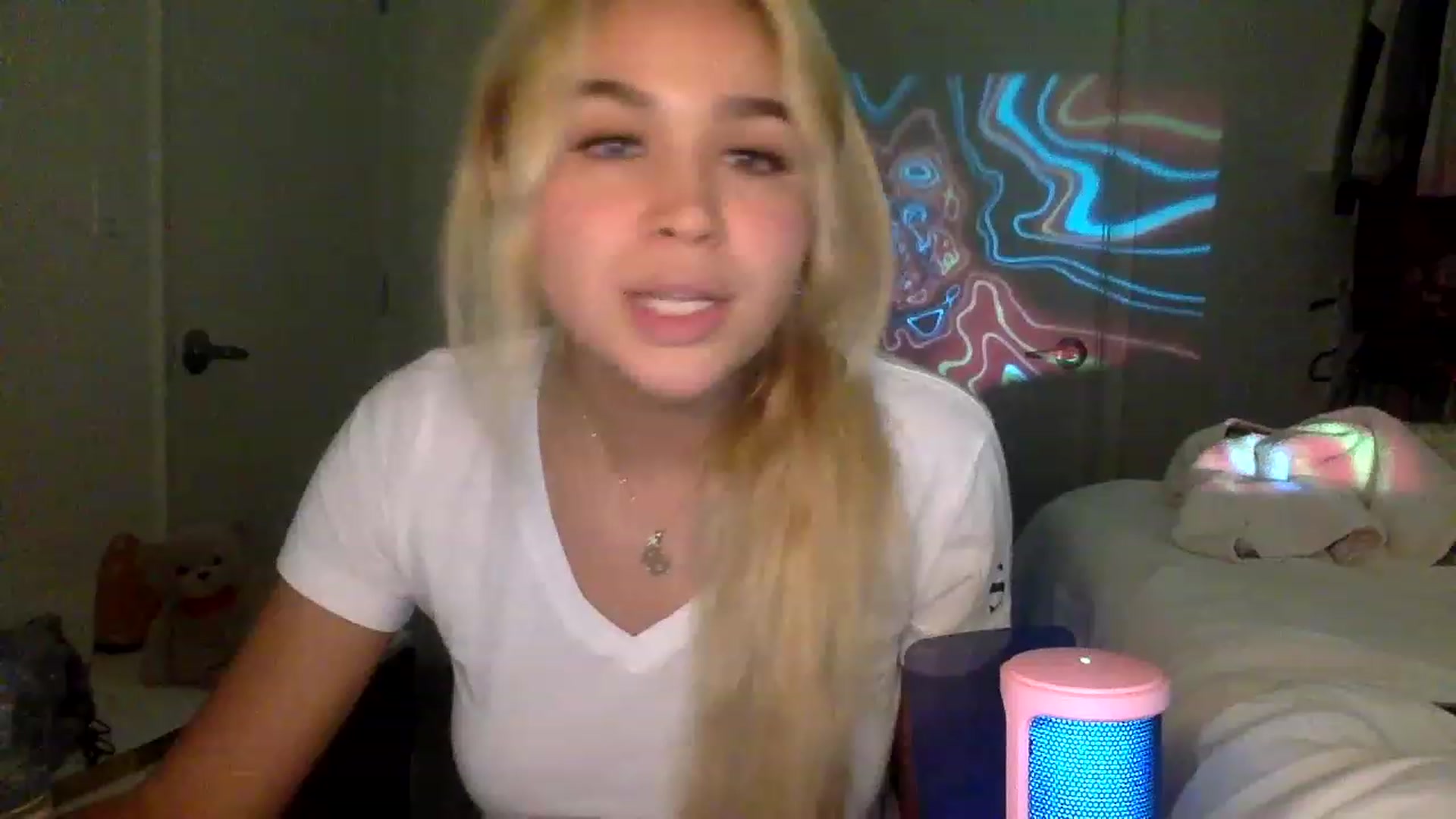 Gallery image thumbnail from sincerelypeny's myfreecams stream on, 01/20/2023, 09:31 image 10 of 20