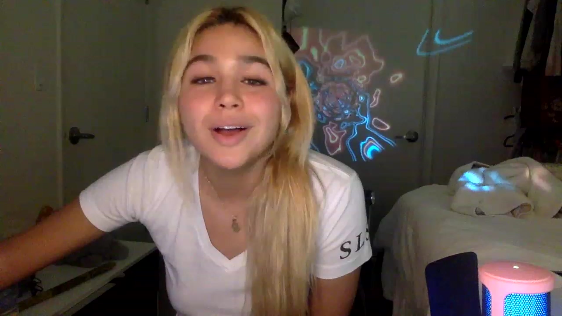 Gallery image thumbnail from sincerelypeny's myfreecams stream on, 01/20/2023, 09:31 image 13 of 20