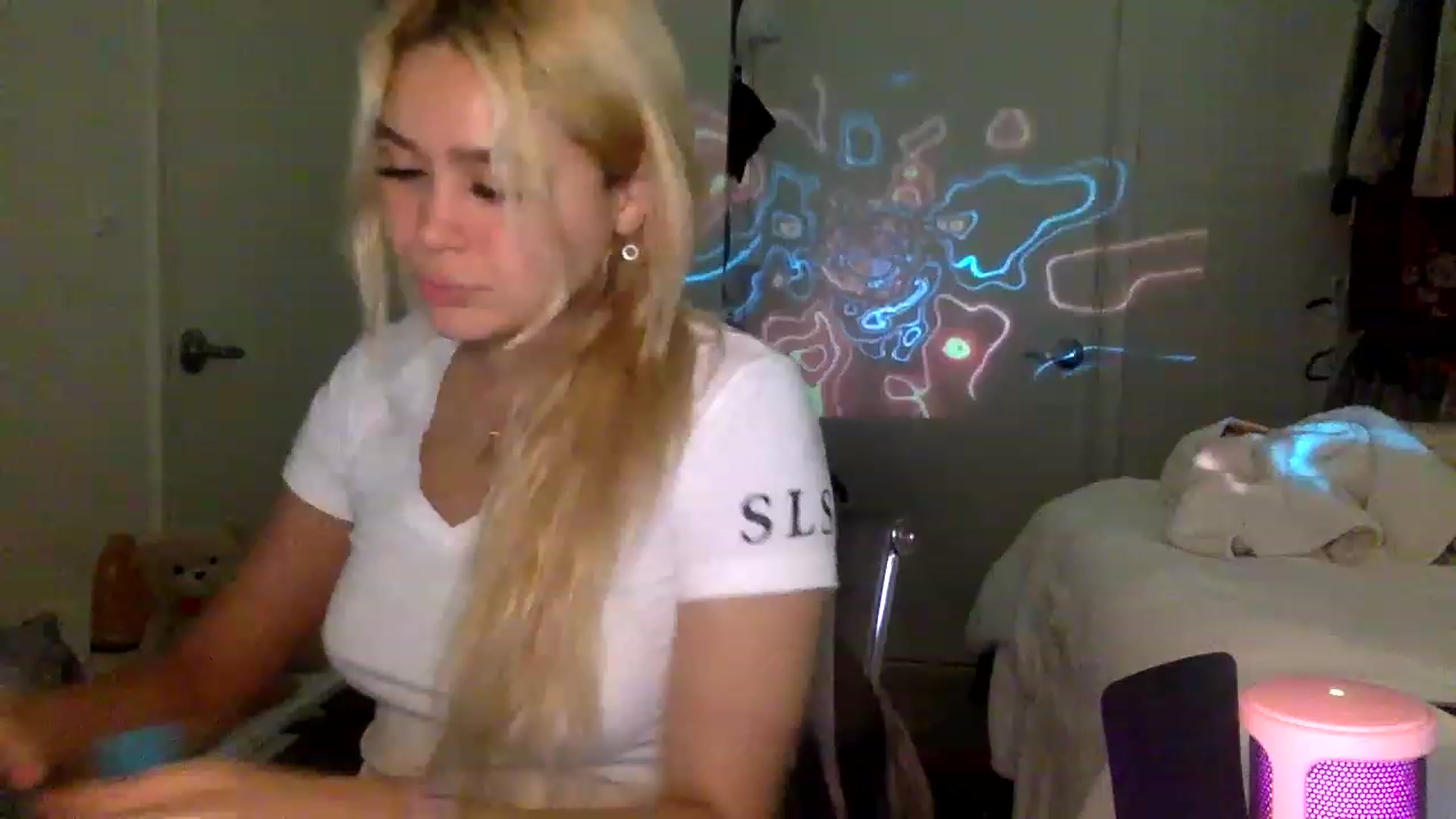 Gallery image thumbnail from sincerelypeny's myfreecams stream on, 01/20/2023, 09:31 image 12 of 20