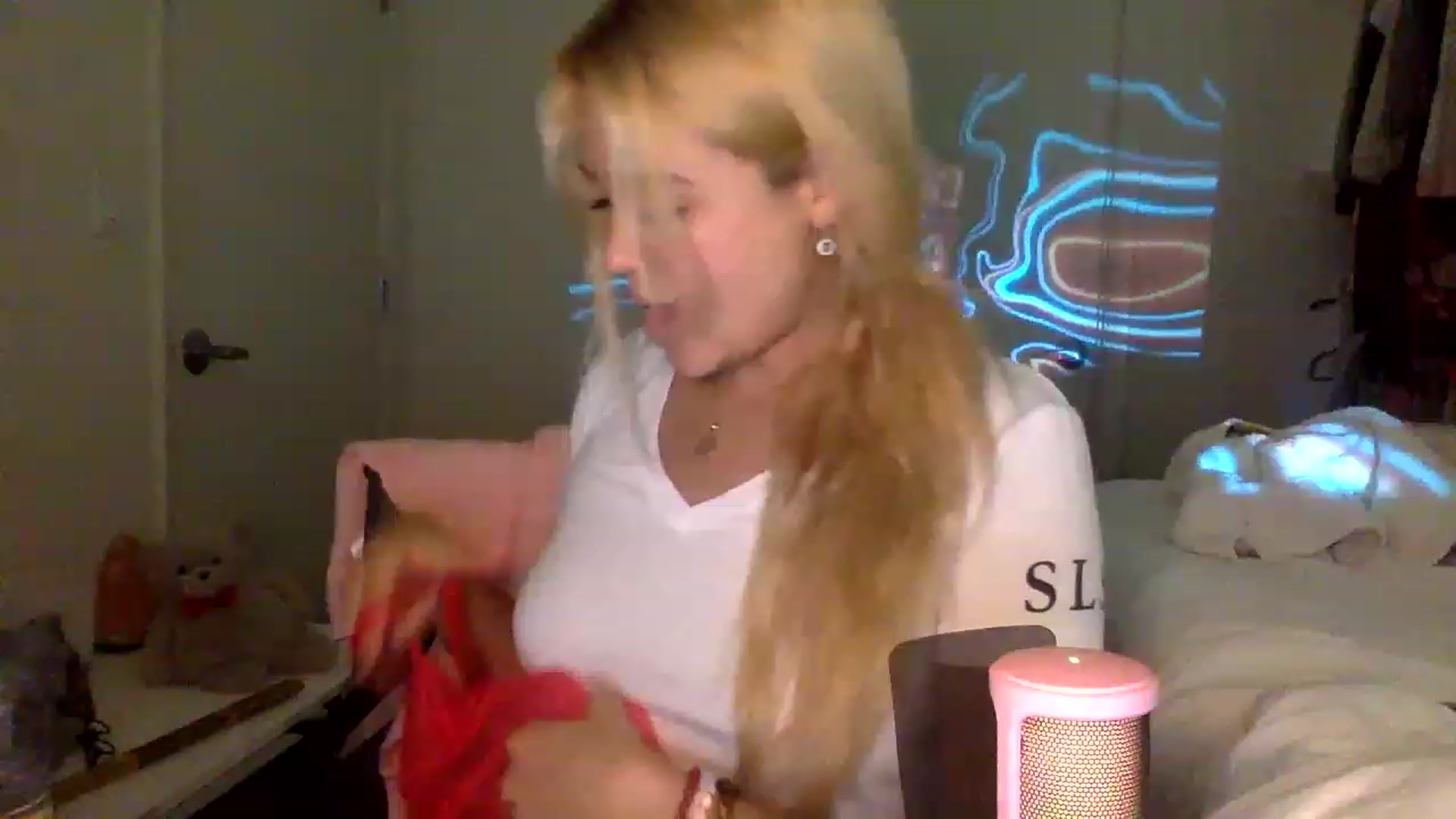 Gallery image thumbnail from sincerelypeny's myfreecams stream on, 01/20/2023, 09:31 image 2 of 20