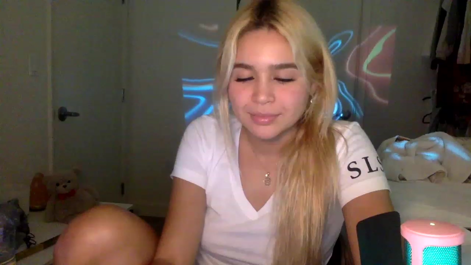 Gallery image thumbnail from sincerelypeny's myfreecams stream on, 01/20/2023, 09:31 image 20 of 20