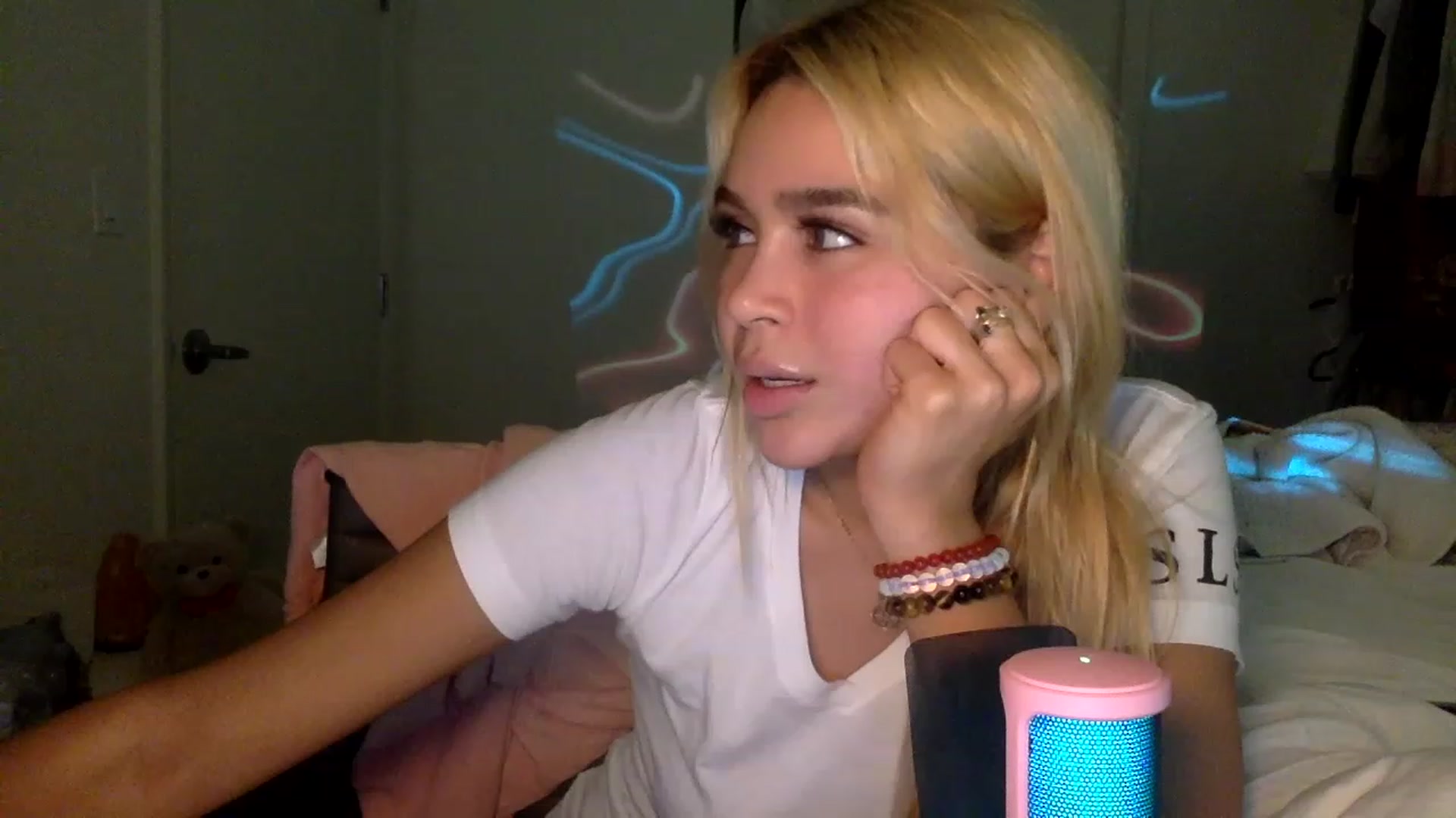 Gallery image thumbnail from sincerelypeny's myfreecams stream on, 01/20/2023, 09:31 image 4 of 20