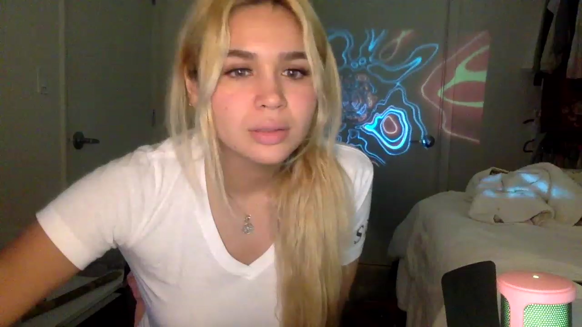 Gallery image thumbnail from sincerelypeny's myfreecams stream on, 01/20/2023, 09:31 image 11 of 20