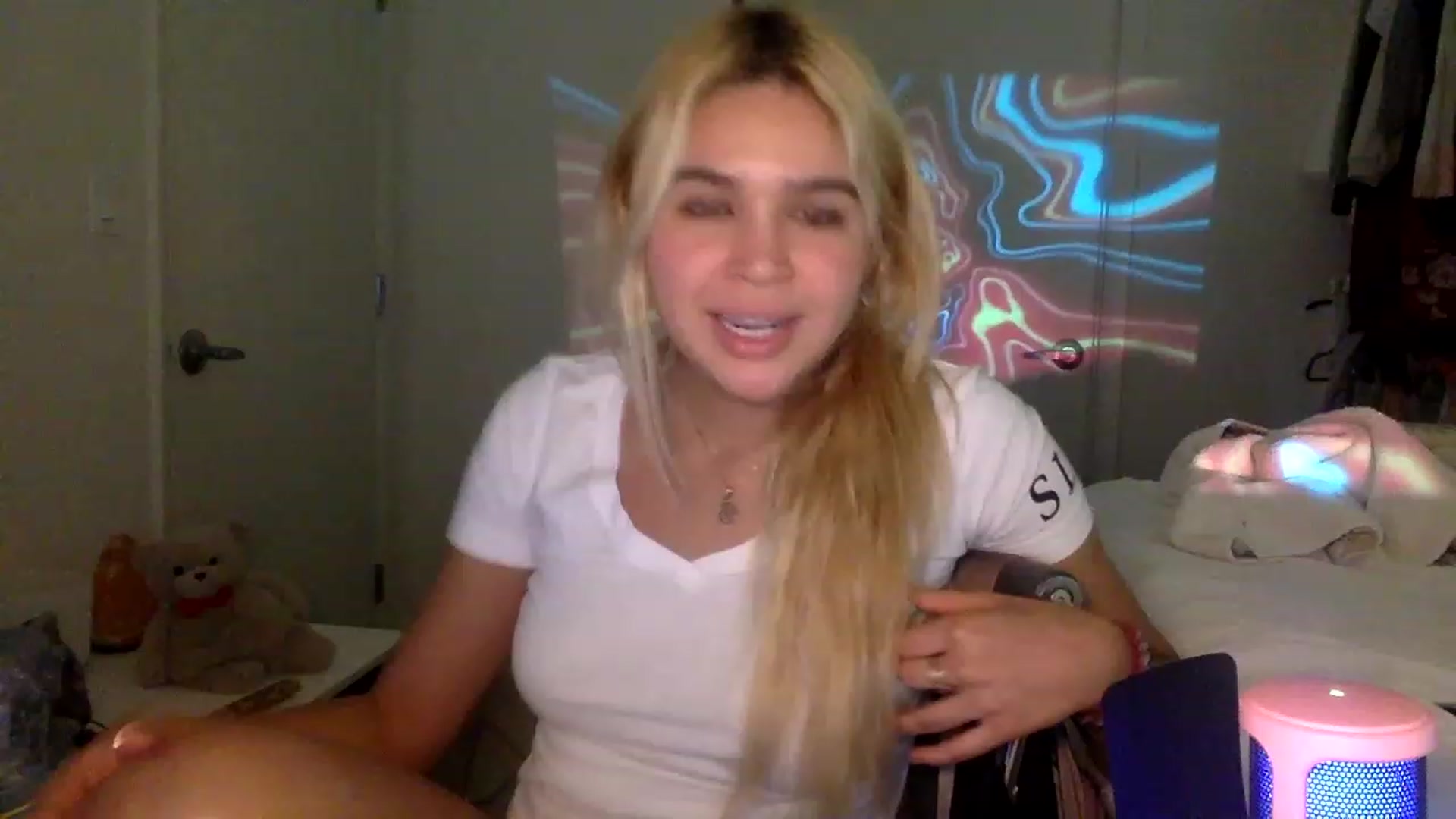 Gallery image thumbnail from sincerelypeny's myfreecams stream on, 01/20/2023, 09:31 image 19 of 20