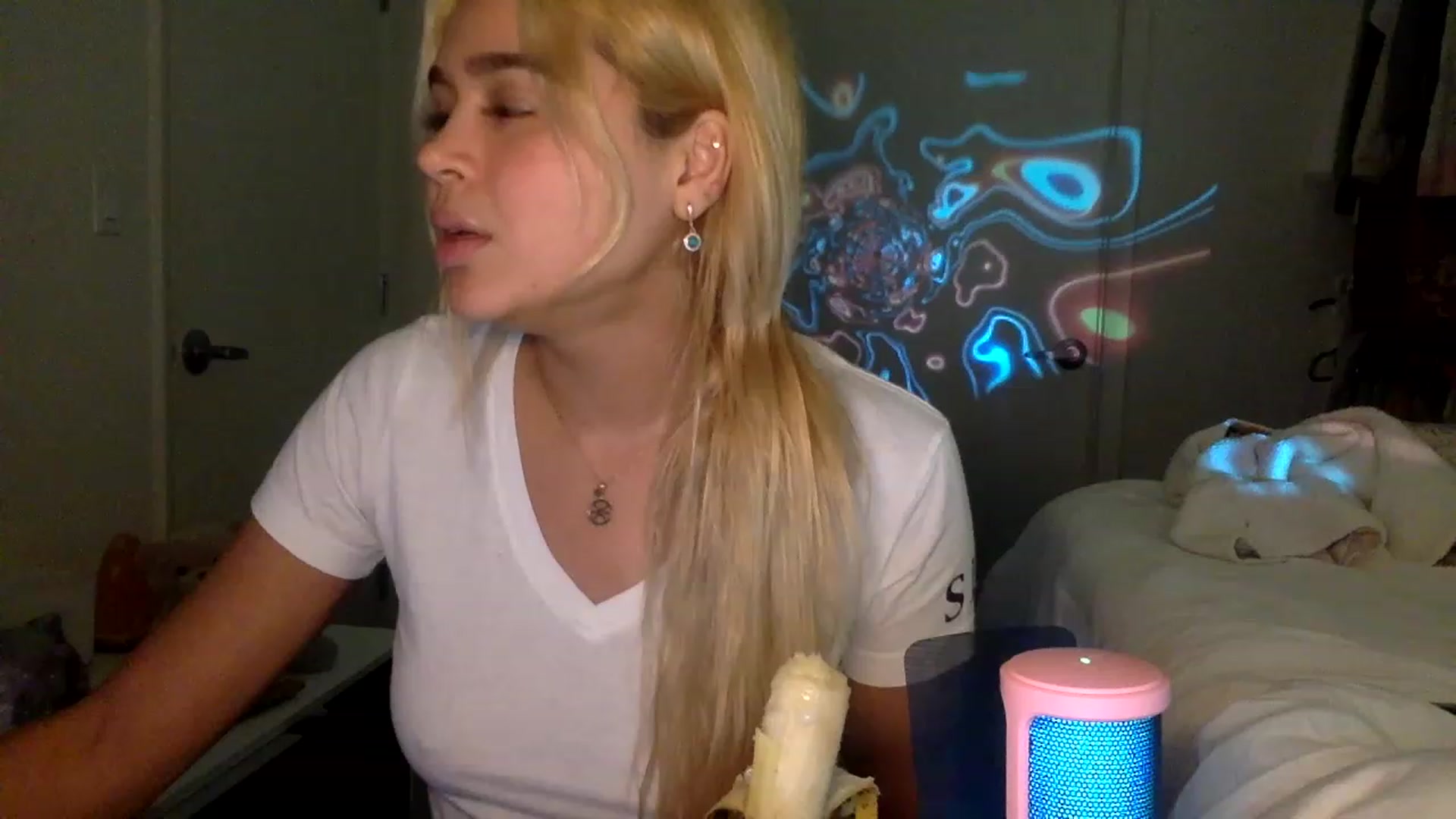 Gallery image thumbnail from sincerelypeny's myfreecams stream on, 01/20/2023, 09:31 image 7 of 20