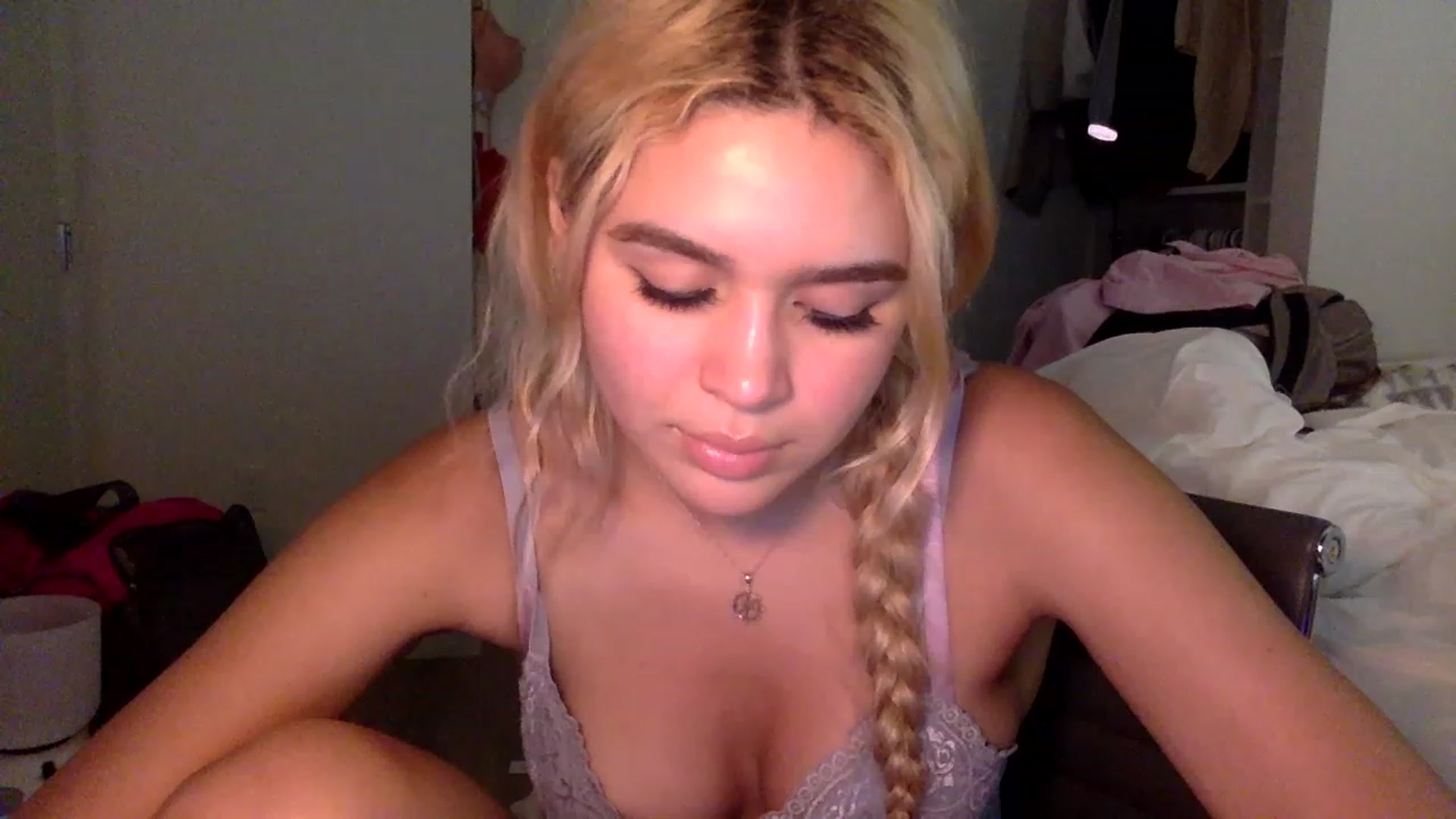 Gallery image thumbnail from sincerelypeny's myfreecams stream on, 01/27/2023, 03:45 image 8 of 20