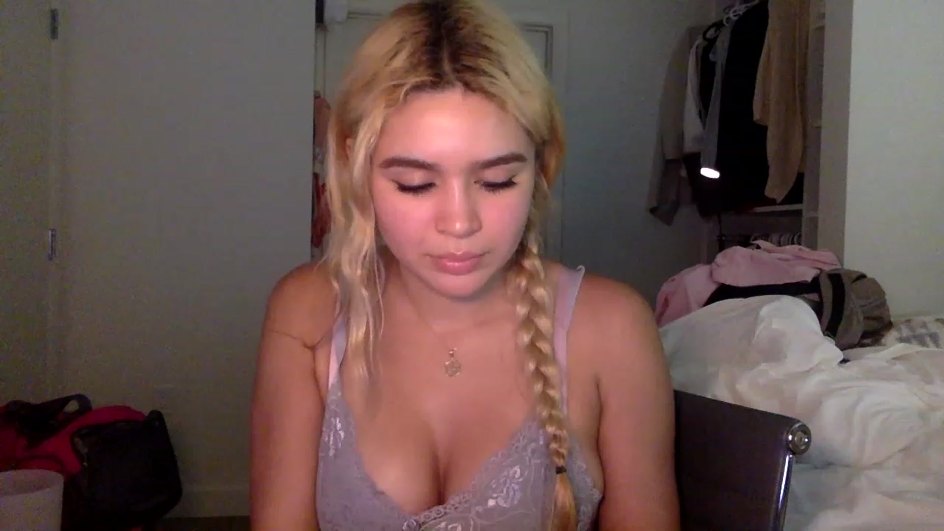 Gallery image thumbnail from sincerelypeny's myfreecams stream on, 01/27/2023, 03:45 image 2 of 20