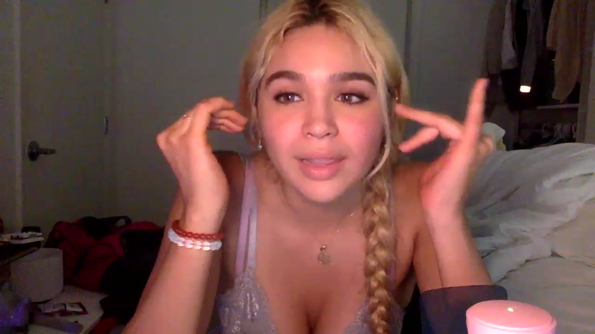 Gallery image thumbnail from sincerelypeny's myfreecams stream on, 01/27/2023, 06:47 image 5 of 20