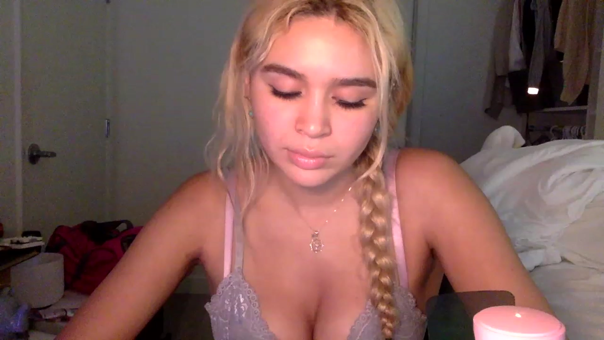 Gallery image thumbnail from sincerelypeny's myfreecams stream on, 01/27/2023, 06:47 image 1 of 20