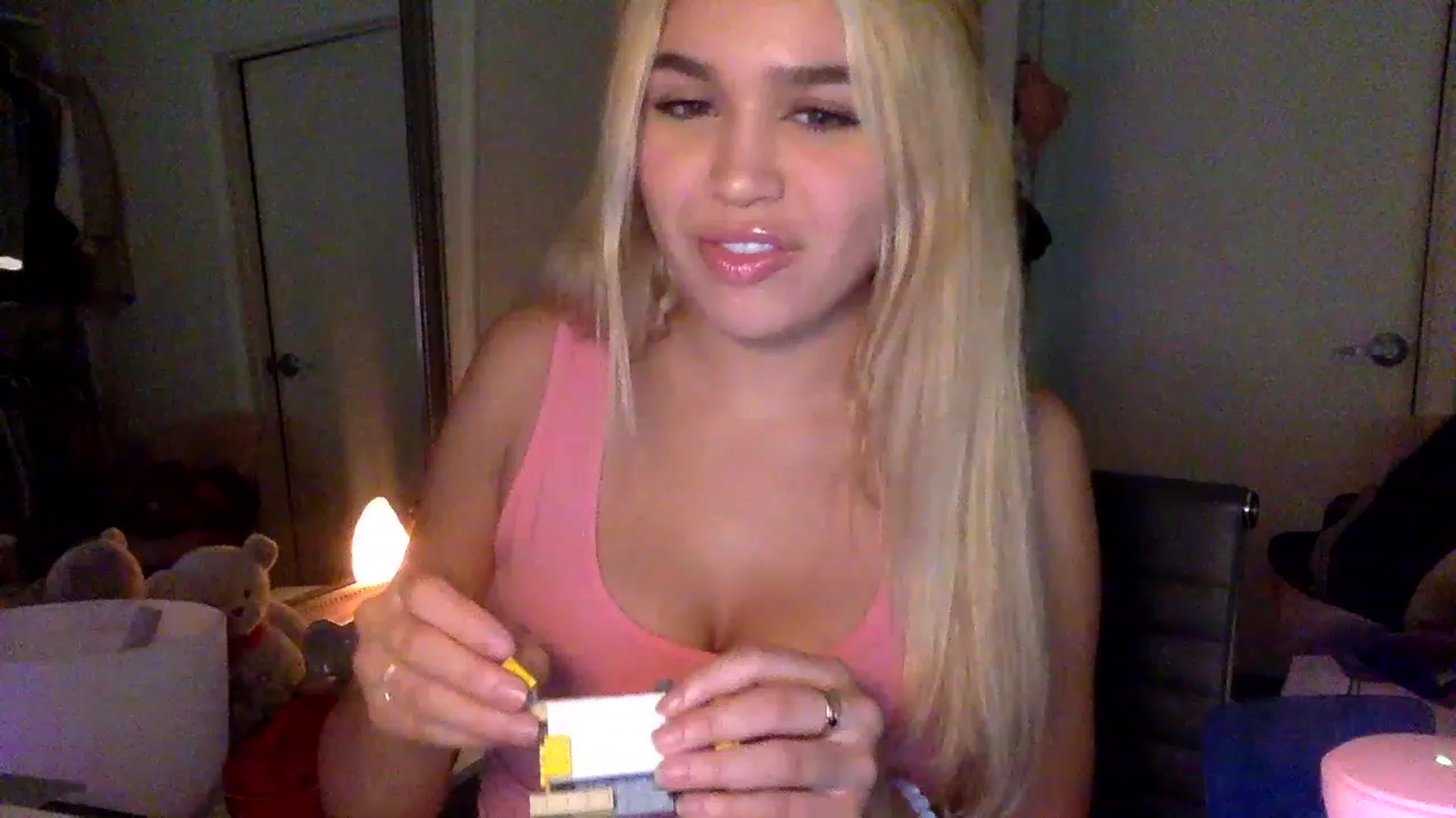 Gallery image thumbnail from sincerelypeny's myfreecams stream on, 01/28/2023, 08:32 image 5 of 20