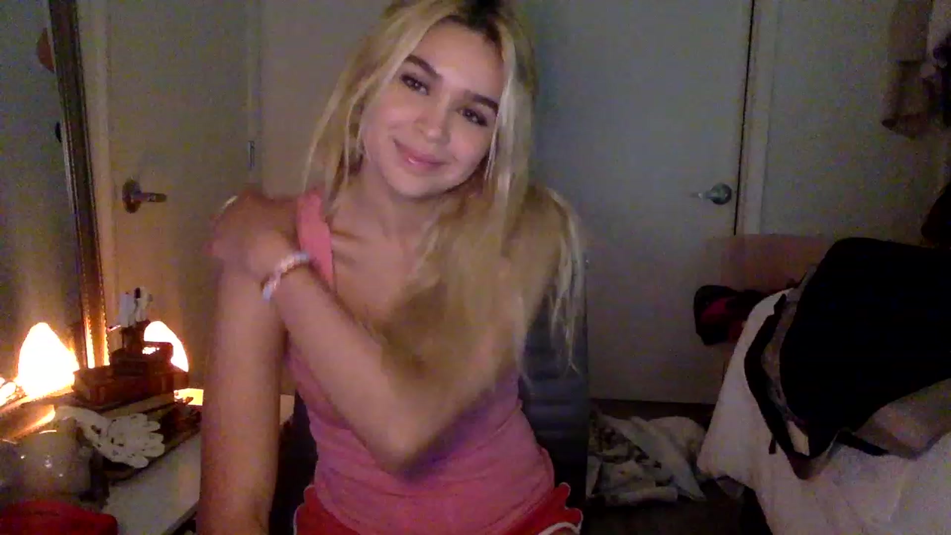 Gallery image thumbnail from sincerelypeny's myfreecams stream on, 01/28/2023, 08:32 image 18 of 20