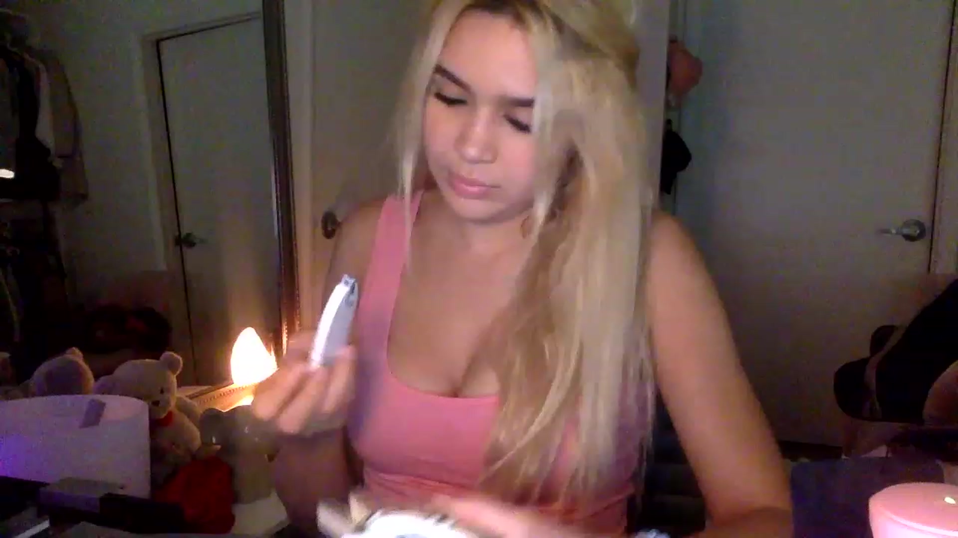 Gallery image thumbnail from sincerelypeny's myfreecams stream on, 01/28/2023, 08:32 image 14 of 20