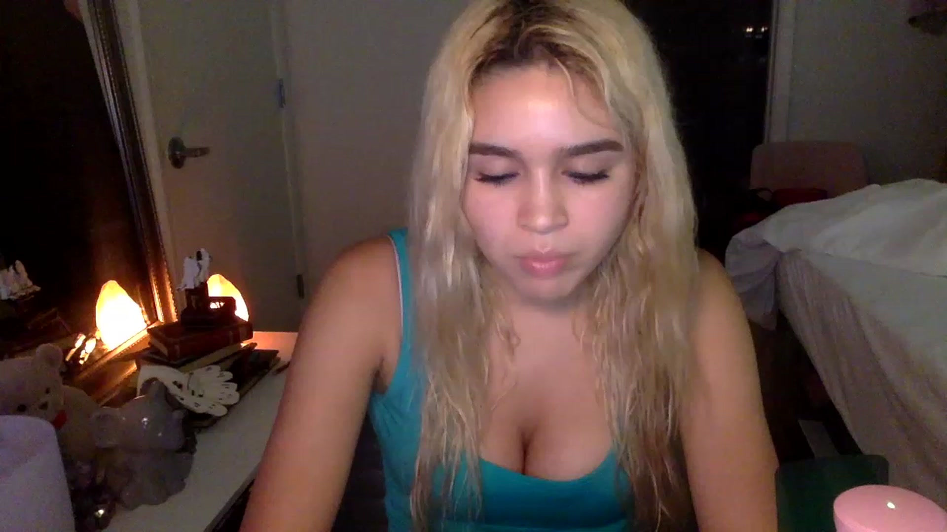 Gallery image thumbnail from sincerelypeny's myfreecams stream on, 01/29/2023, 04:45 image 3 of 20