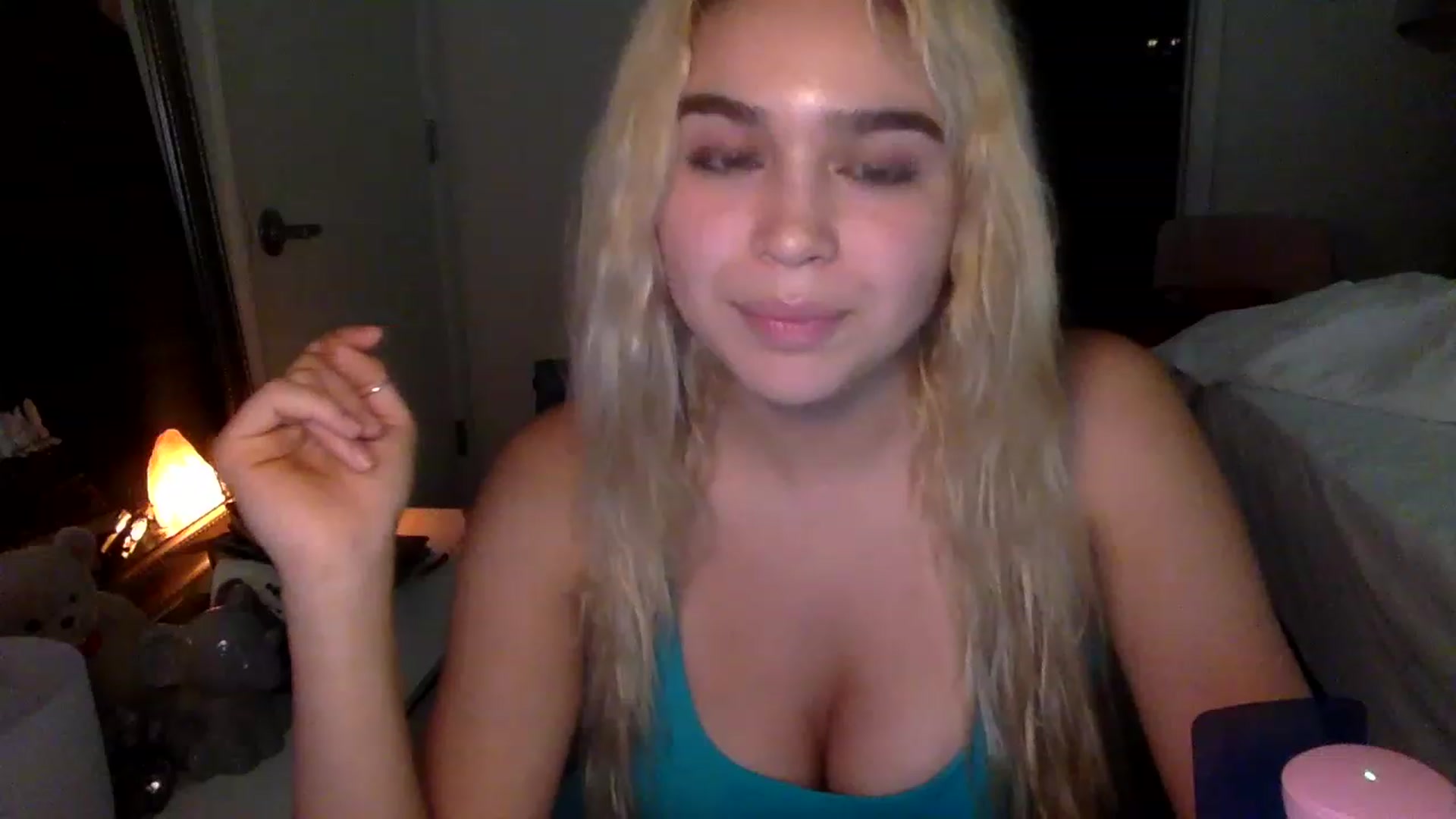 Gallery image thumbnail from sincerelypeny's myfreecams stream on, 01/29/2023, 04:45 image 10 of 20