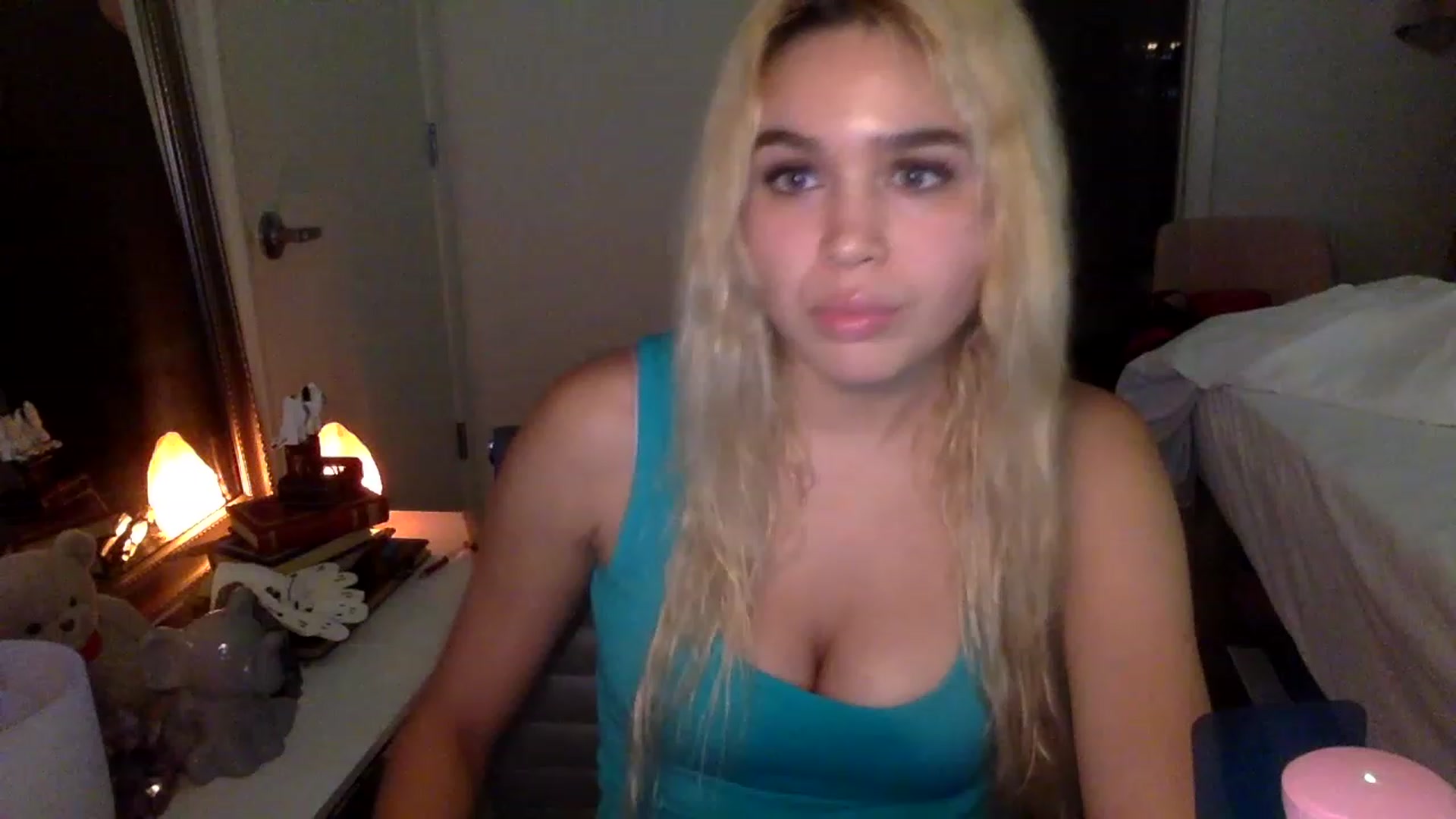 Gallery image thumbnail from sincerelypeny's myfreecams stream on, 01/29/2023, 04:45 image 2 of 20