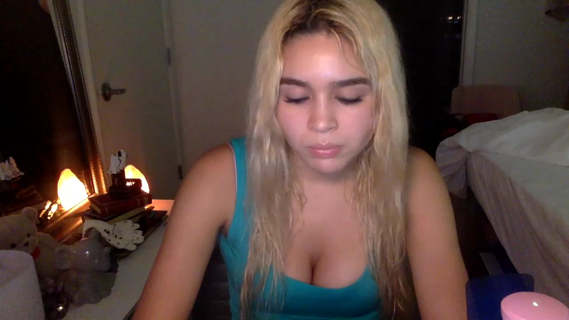 Gallery image thumbnail from sincerelypeny's myfreecams stream on, 01/29/2023, 04:45 image 1 of 20