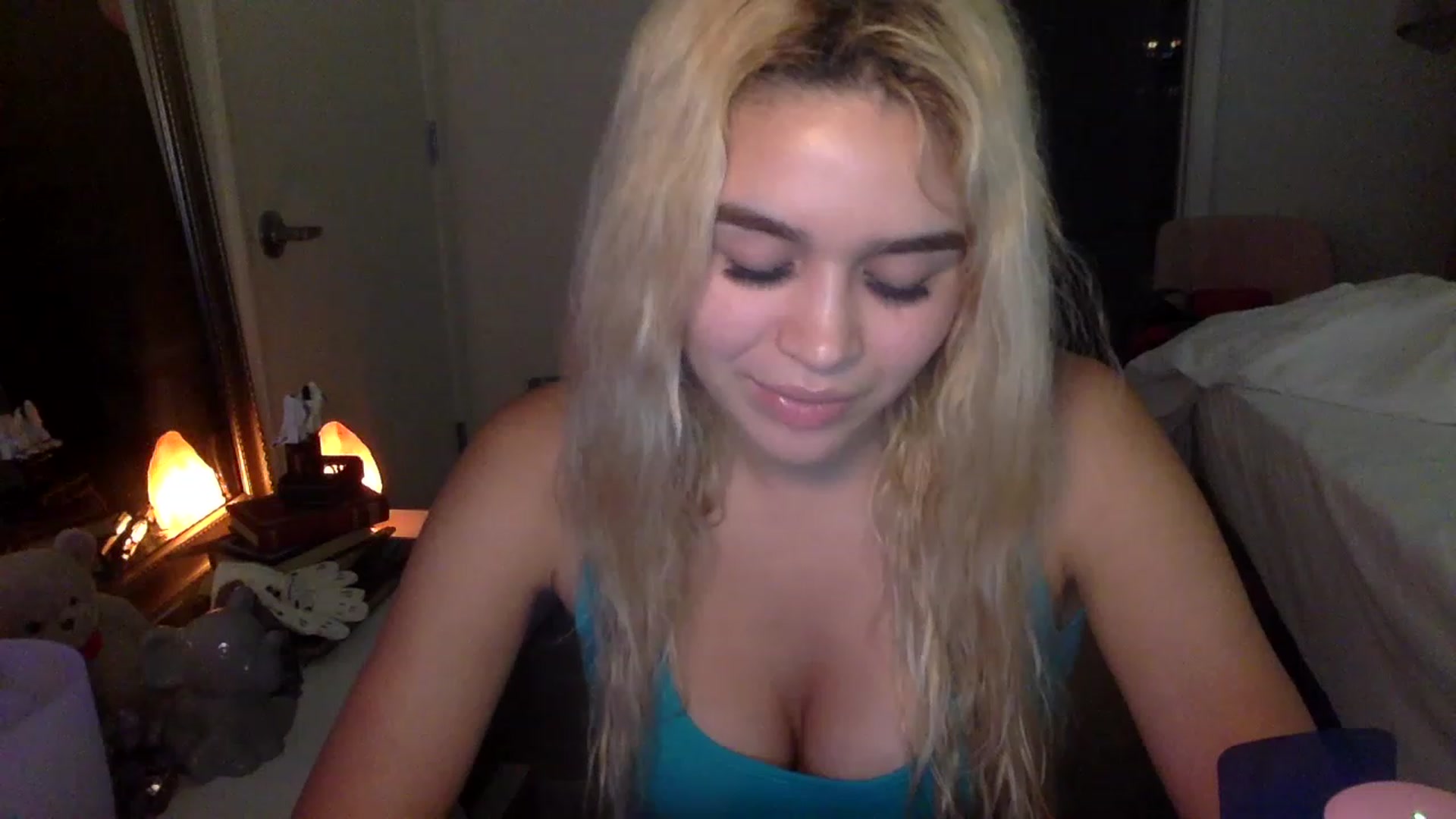 Gallery image thumbnail from sincerelypeny's myfreecams stream on, 01/29/2023, 04:45 image 18 of 20