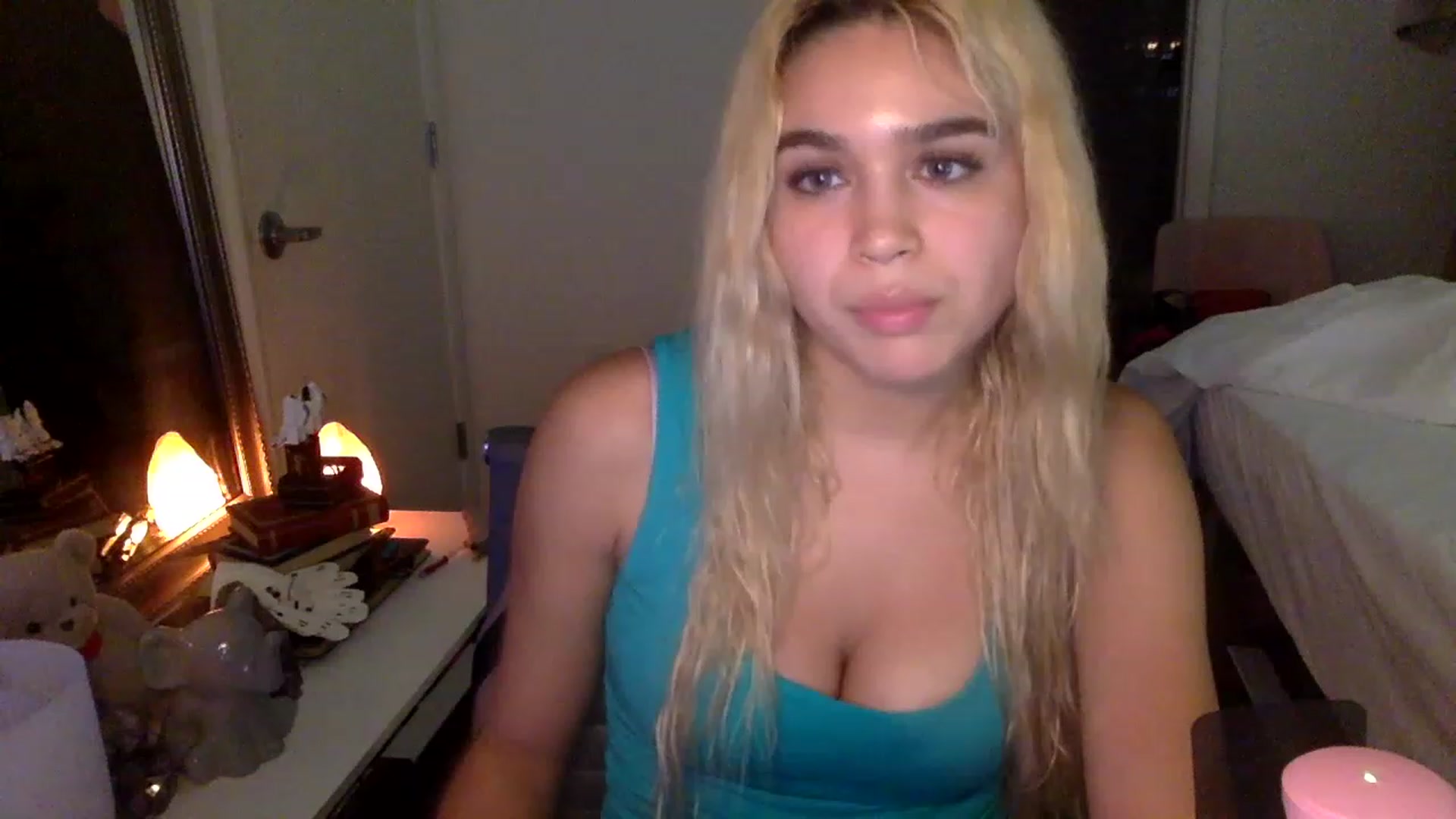 Gallery image thumbnail from sincerelypeny's myfreecams stream on, 01/29/2023, 04:45 image 5 of 20