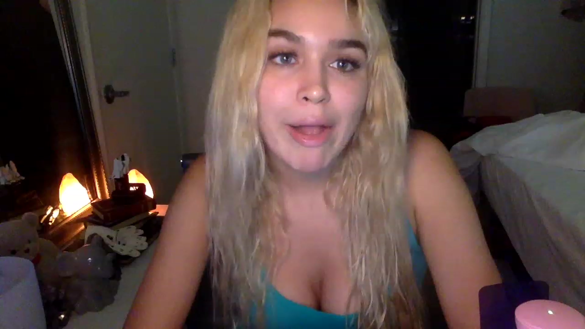 Gallery image thumbnail from sincerelypeny's myfreecams stream on, 01/29/2023, 04:45 image 7 of 20