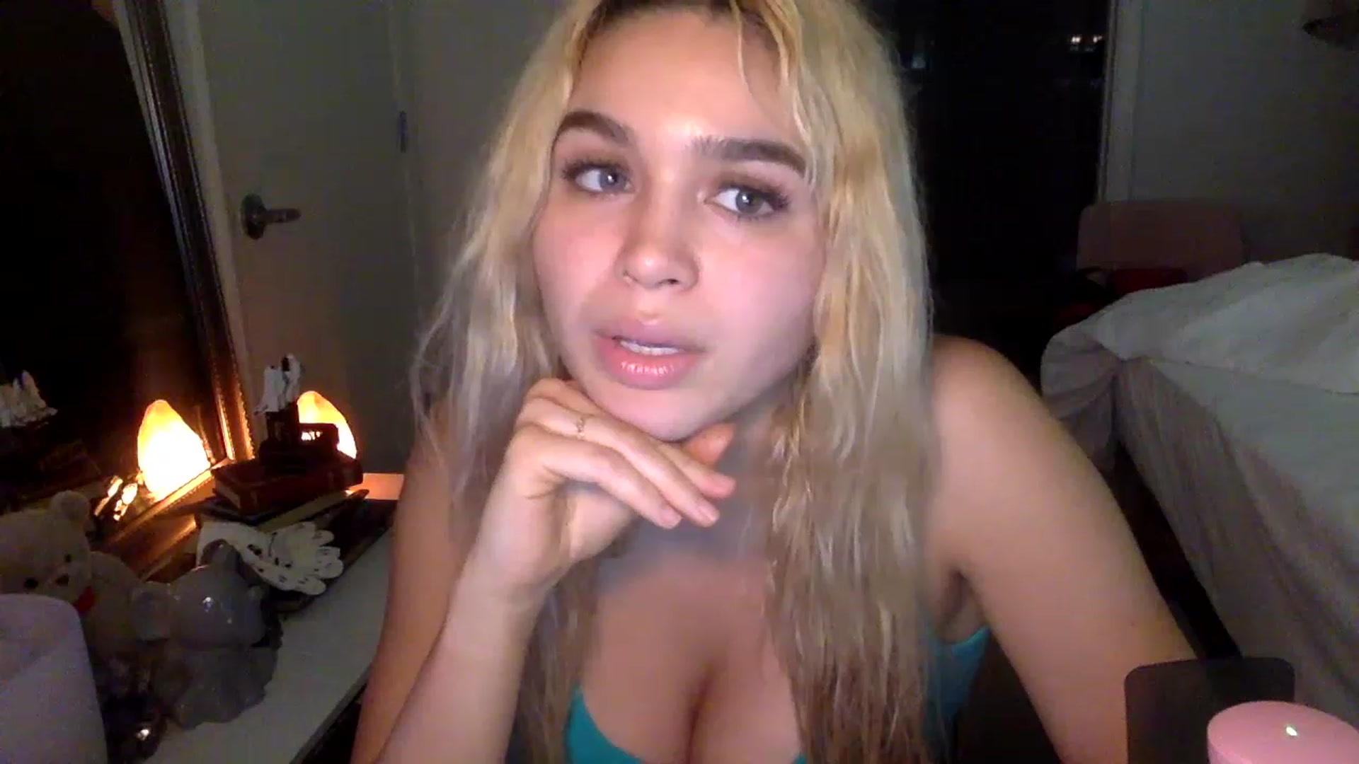 Gallery image thumbnail from sincerelypeny's myfreecams stream on, 01/29/2023, 04:45 image 13 of 20