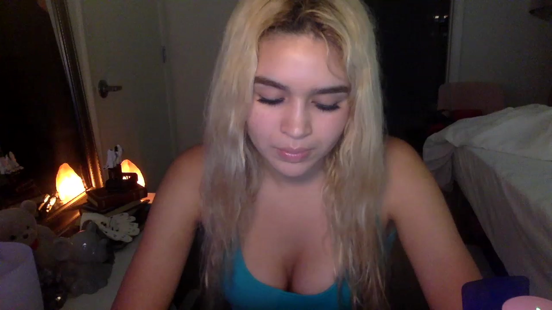 Gallery image thumbnail from sincerelypeny's myfreecams stream on, 01/29/2023, 04:45 image 17 of 20