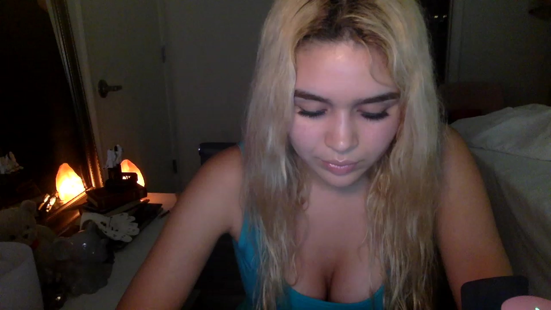 Gallery image thumbnail from sincerelypeny's myfreecams stream on, 01/29/2023, 04:45 image 19 of 20