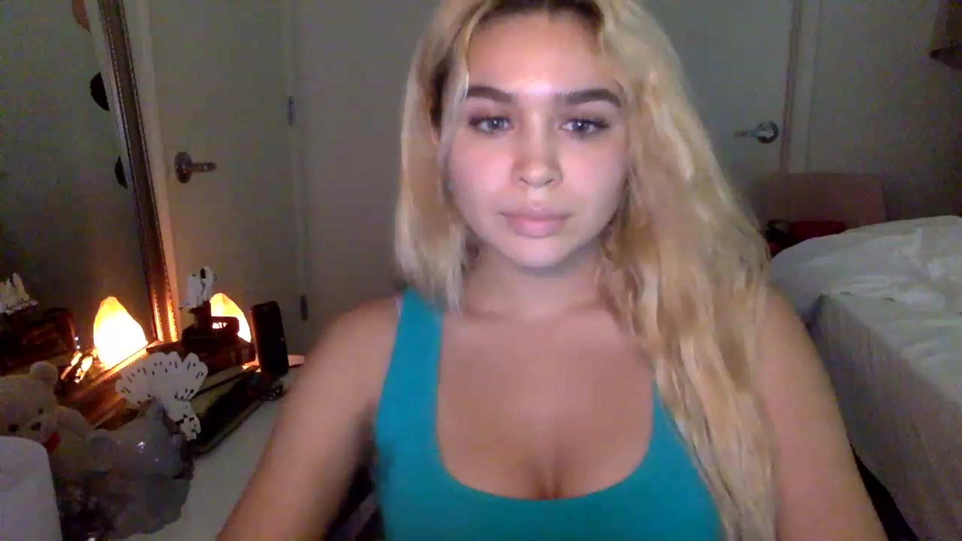Gallery image thumbnail from sincerelypeny's myfreecams stream on, 01/29/2023, 07:47 image 11 of 20