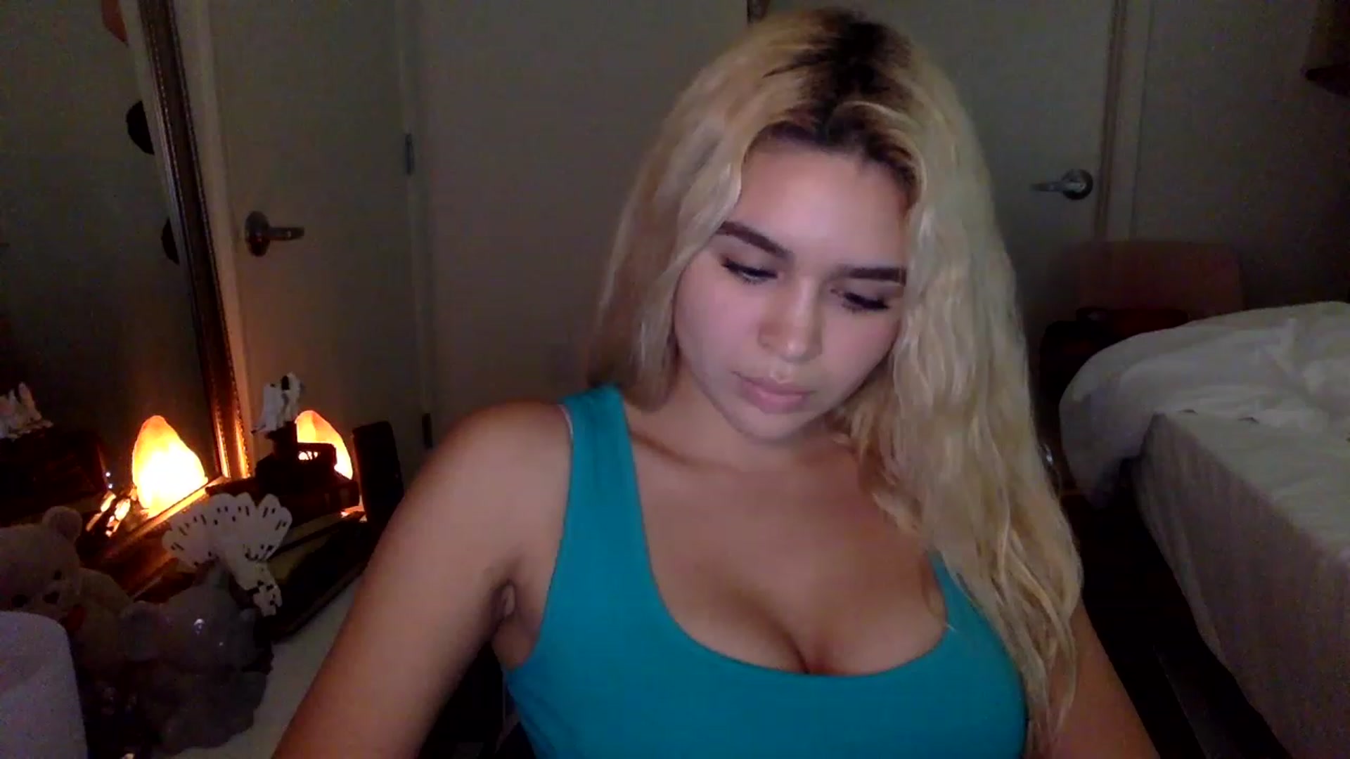 Gallery image thumbnail from sincerelypeny's myfreecams stream on, 01/29/2023, 08:47 image 2 of 20
