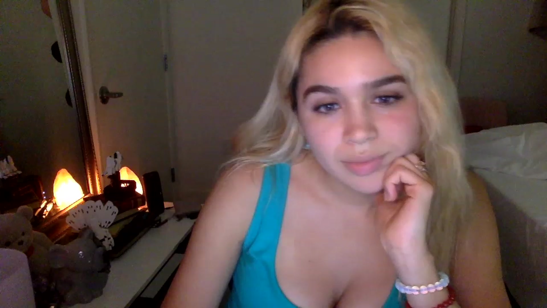 Gallery image thumbnail from sincerelypeny's myfreecams stream on, 01/29/2023, 08:47 image 16 of 20