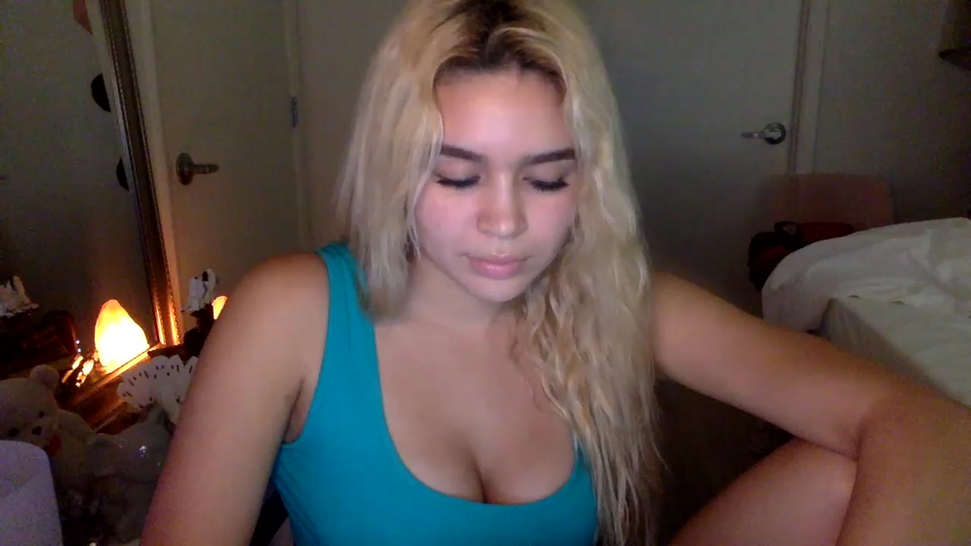 Gallery image thumbnail from sincerelypeny's myfreecams stream on, 01/29/2023, 08:47 image 8 of 20