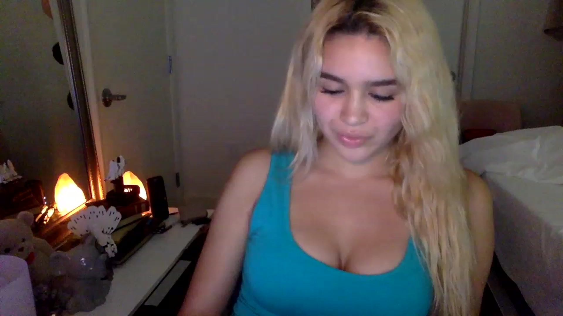 Gallery image thumbnail from sincerelypeny's myfreecams stream on, 01/29/2023, 08:47 image 18 of 20