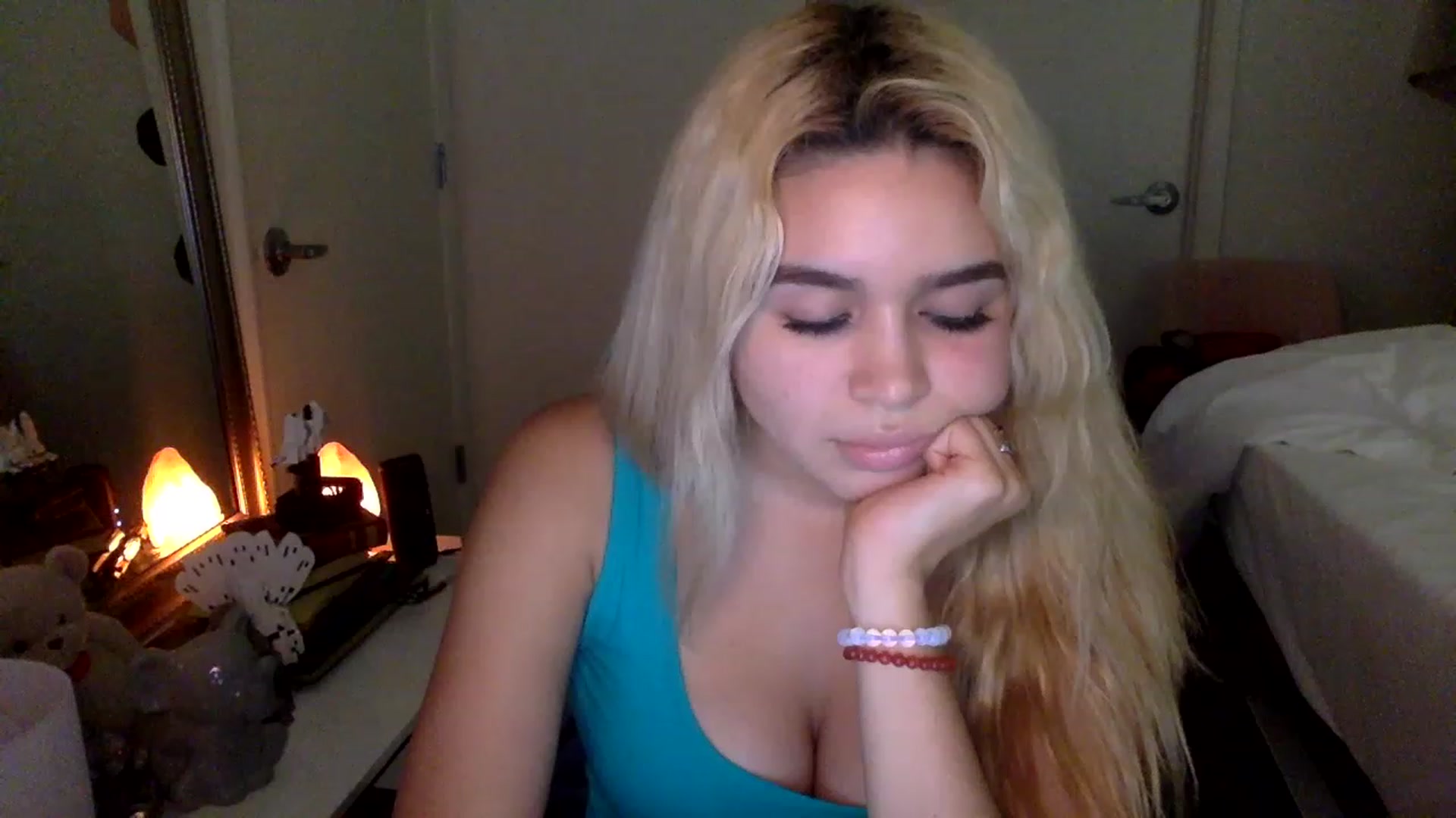 Gallery image thumbnail from sincerelypeny's myfreecams stream on, 01/29/2023, 08:47 image 6 of 20