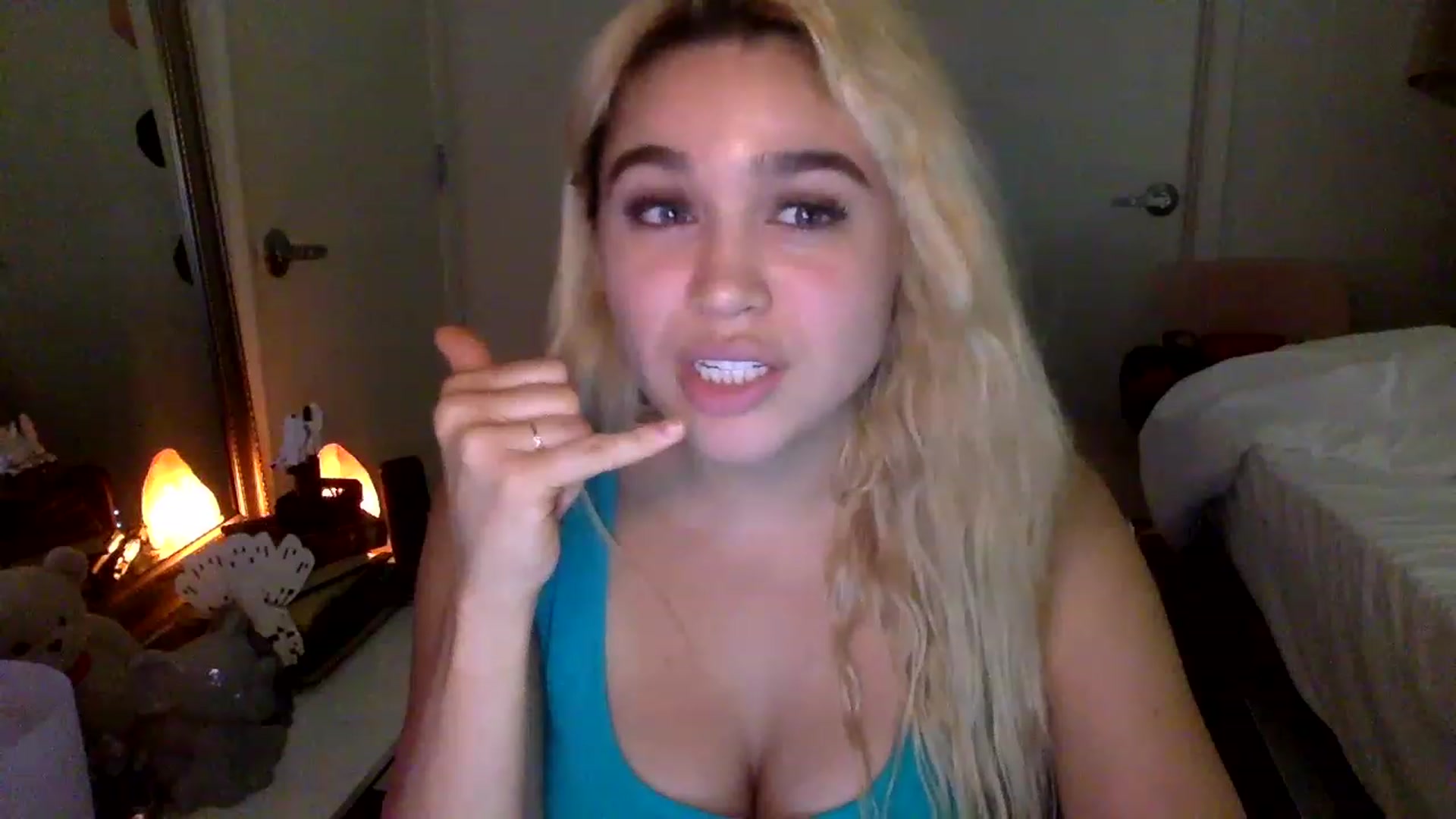 Gallery image thumbnail from sincerelypeny's myfreecams stream on, 01/29/2023, 08:47 image 12 of 20