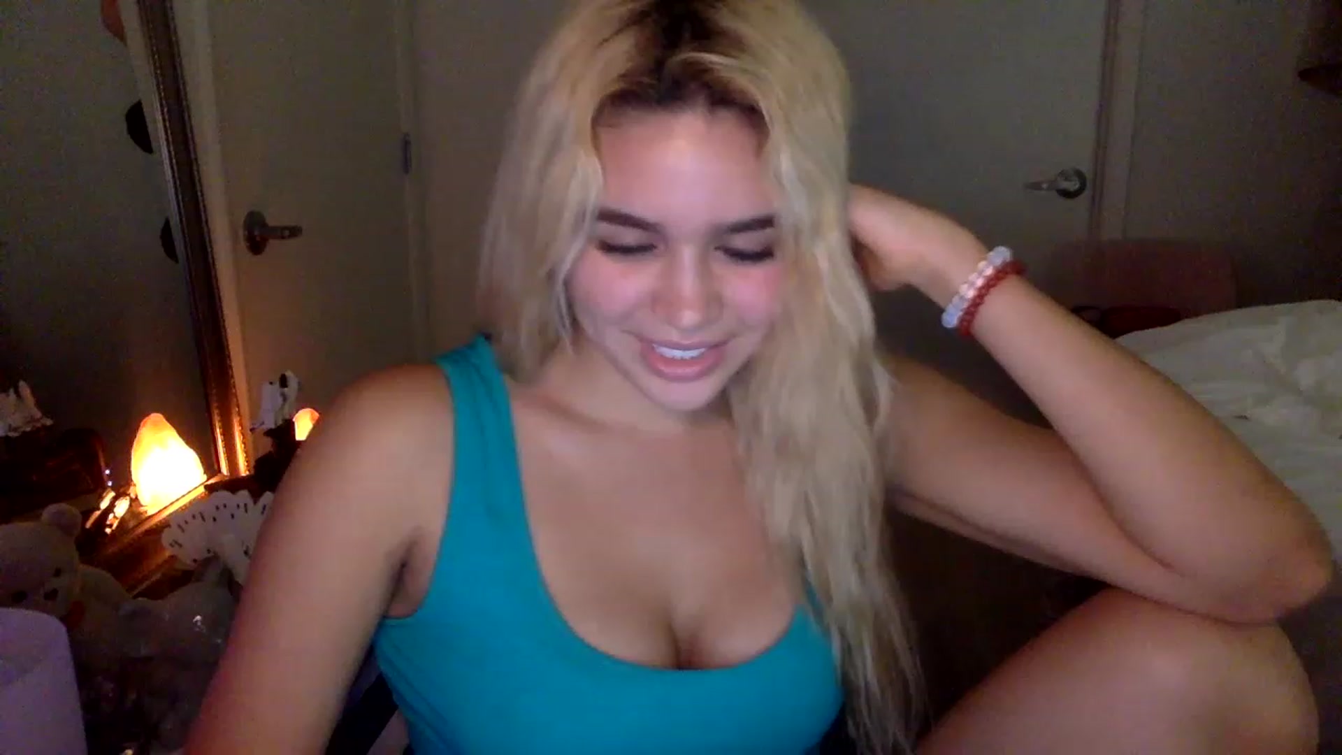 Gallery image thumbnail from sincerelypeny's myfreecams stream on, 01/29/2023, 08:47 image 7 of 20