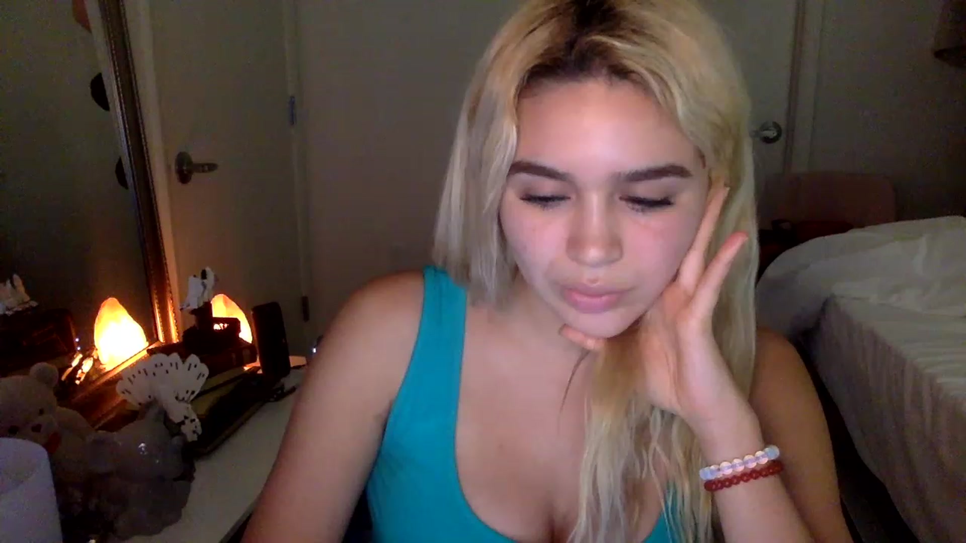 Gallery image thumbnail from sincerelypeny's myfreecams stream on, 01/29/2023, 08:47 image 11 of 20