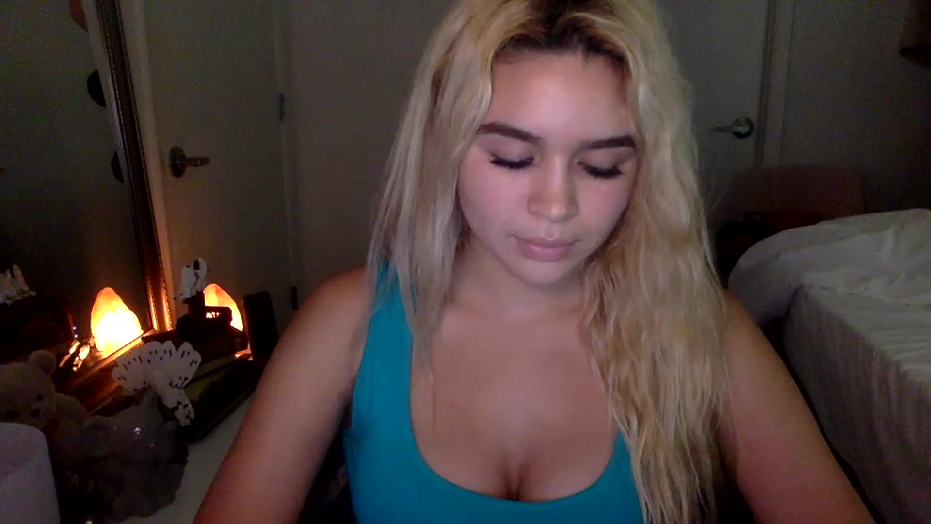 Gallery image thumbnail from sincerelypeny's myfreecams stream on, 01/29/2023, 08:47 image 10 of 20