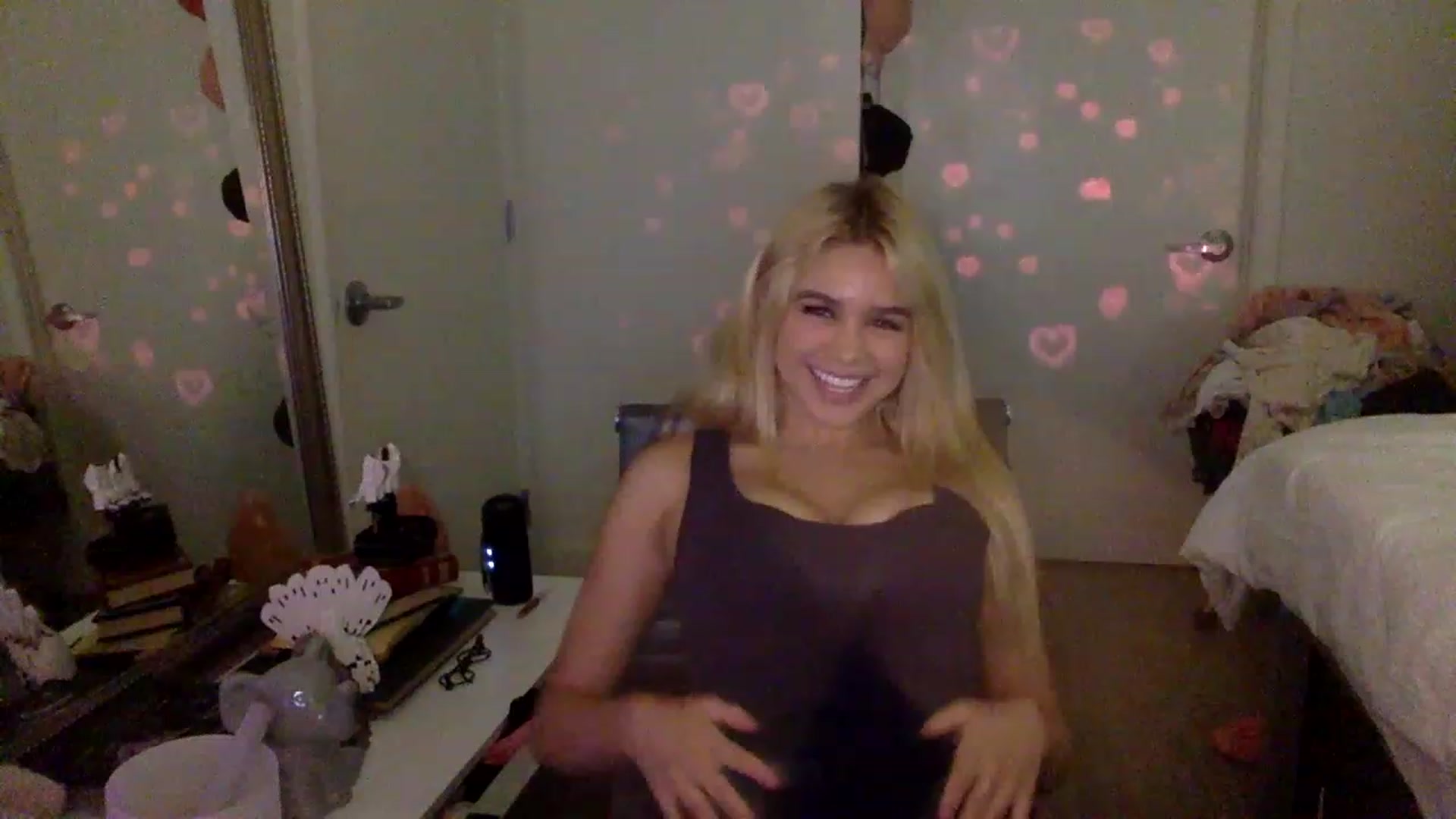 Gallery image thumbnail from sincerelypeny's myfreecams stream on, 01/30/2023, 06:31 image 4 of 20